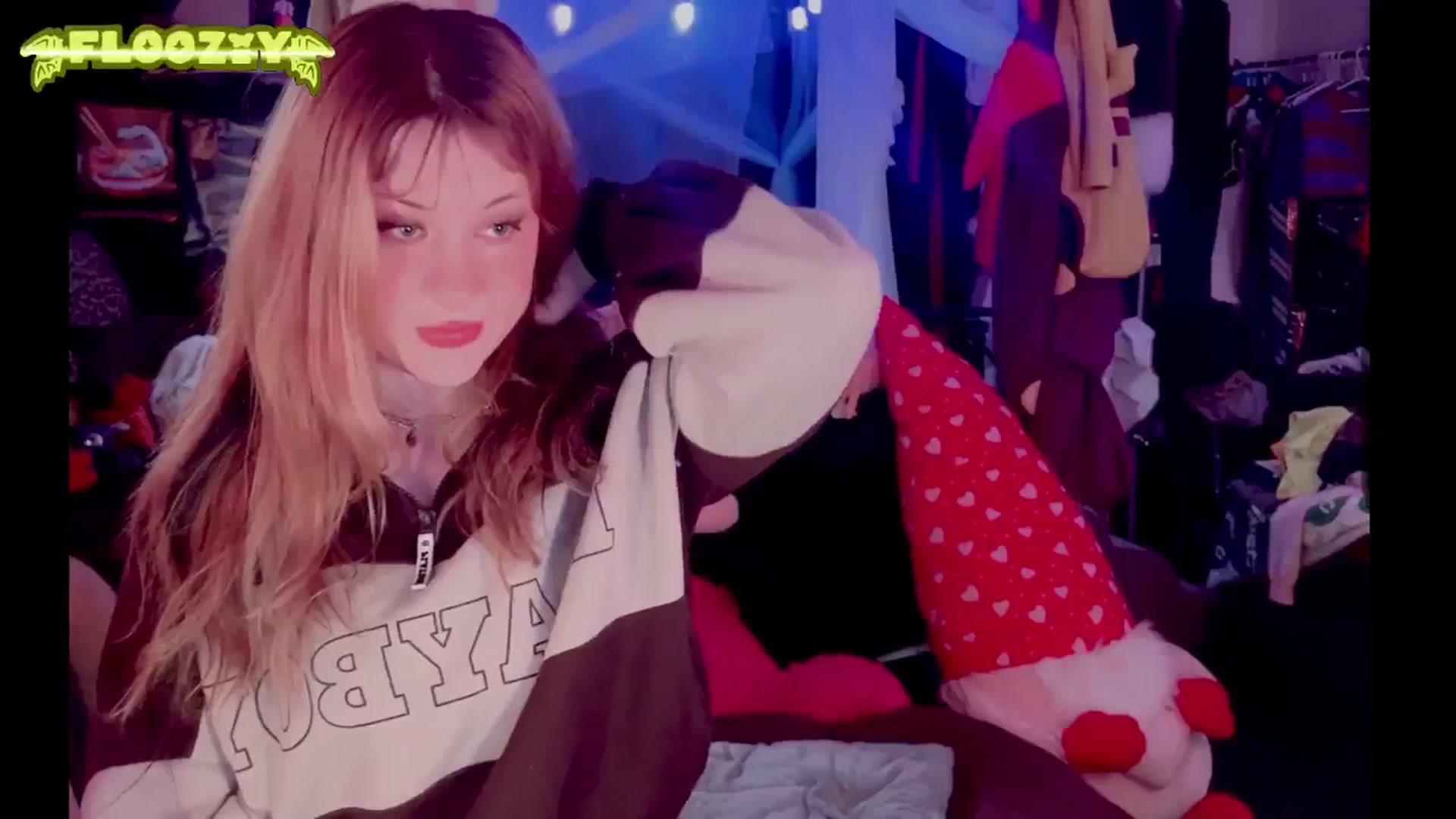 Gallery image thumbnail from flooziy's myfreecams stream on, 11/13/2024, 07:03 image 4 of 20