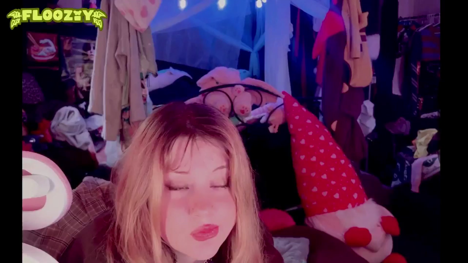 Gallery image thumbnail from flooziy's myfreecams stream on, 11/13/2024, 07:03 image 13 of 20
