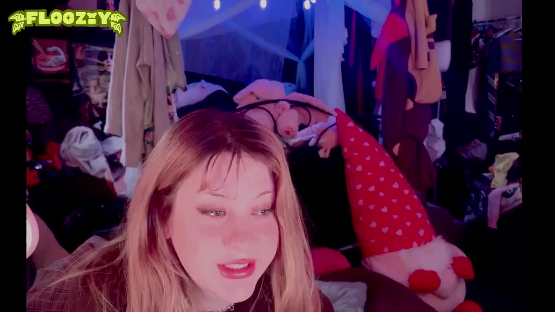 Gallery image thumbnail from flooziy's myfreecams stream on, 11/13/2024, 07:03 image 18 of 20