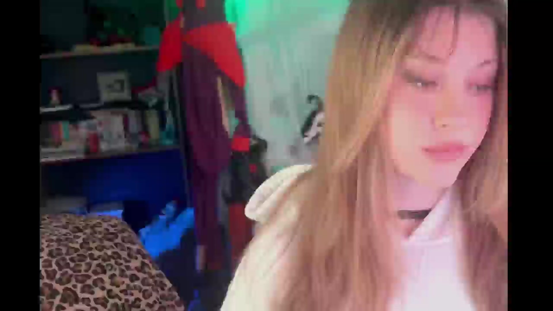 Gallery image thumbnail from flooziy's myfreecams stream on, 12/09/2024, 07:55 image 20 of 20