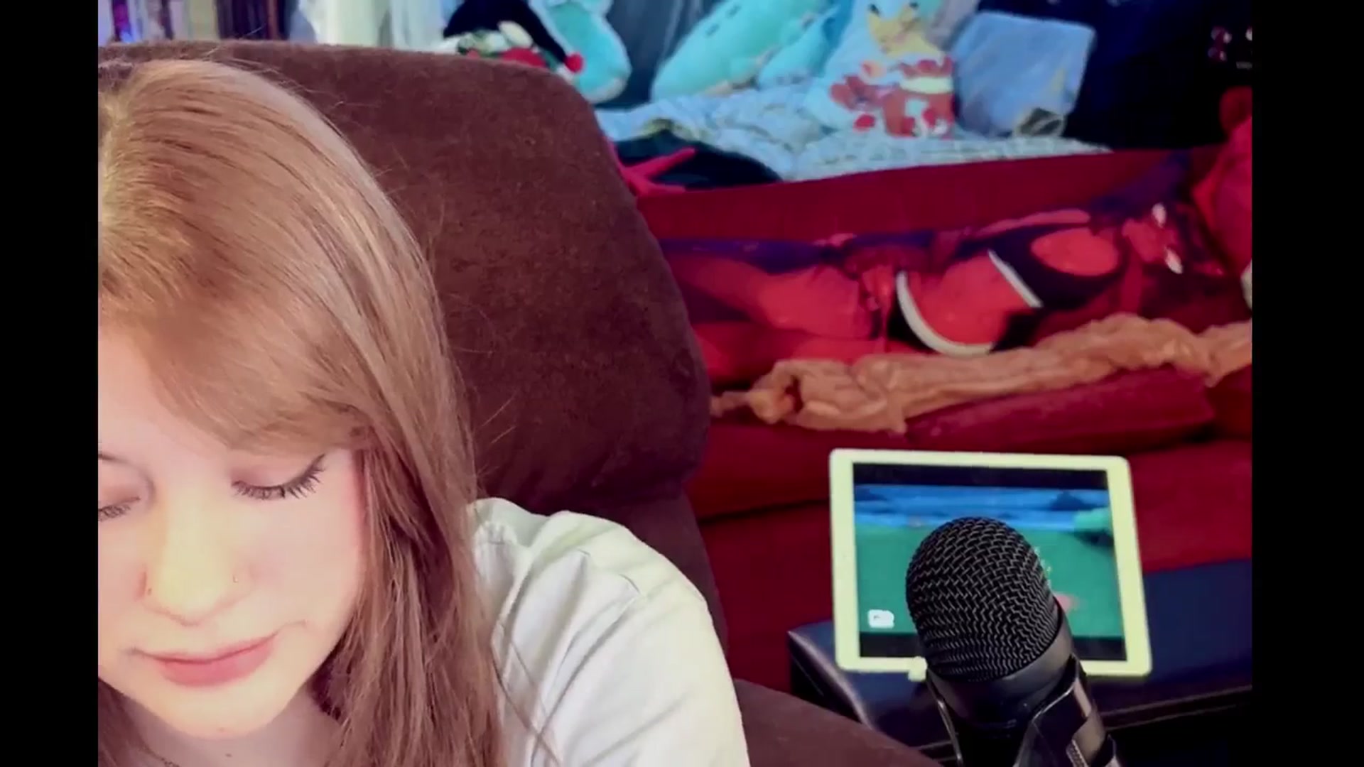 Gallery image thumbnail from flooziy's myfreecams stream on, 01/14/2025, 08:17 image 3 of 20