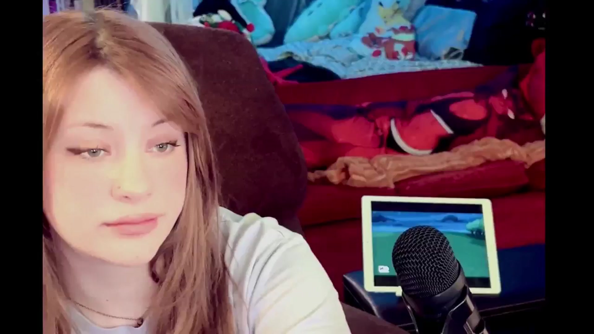 Gallery image thumbnail from flooziy's myfreecams stream on, 01/14/2025, 08:17 image 1 of 20