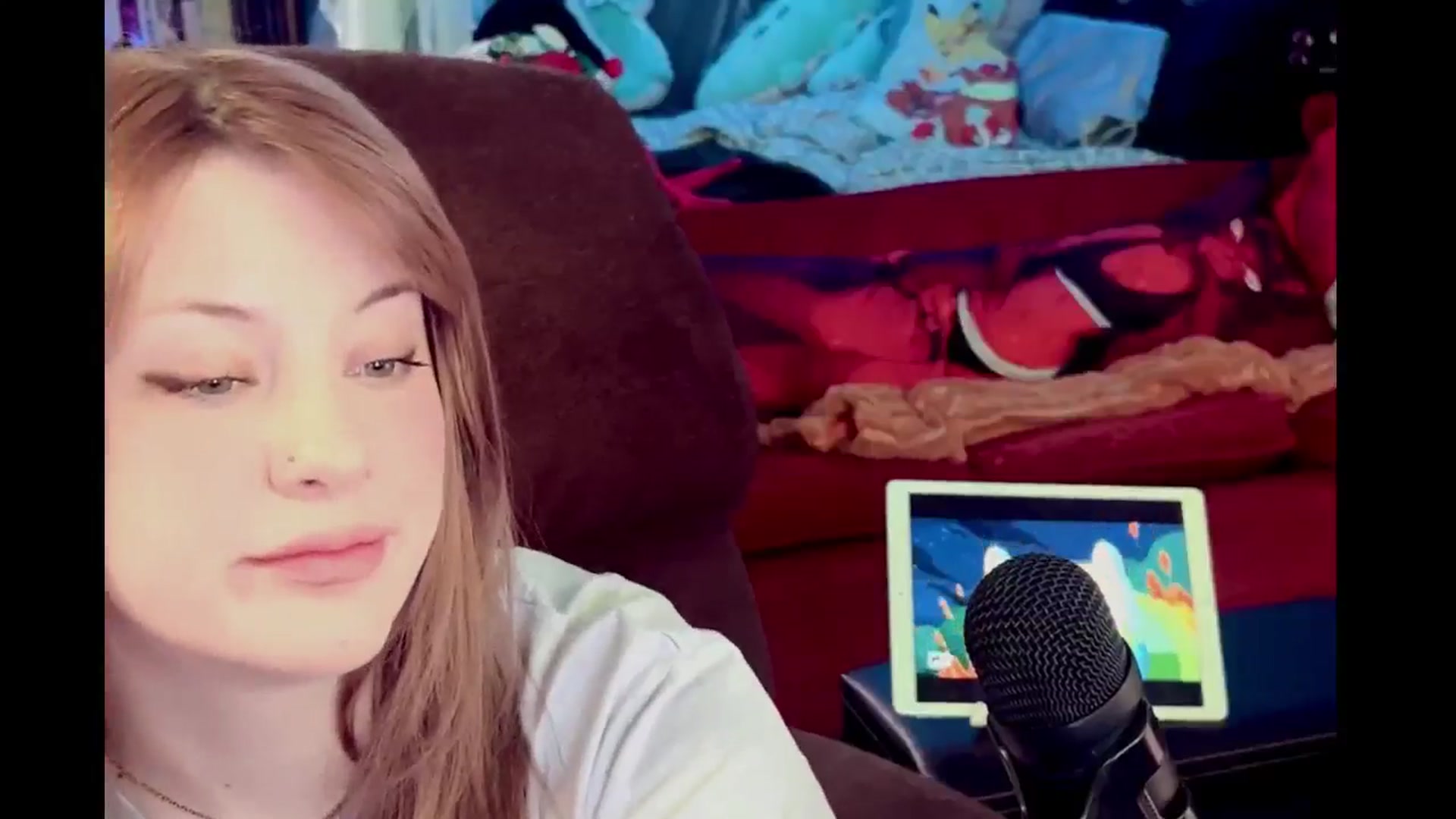 Gallery image thumbnail from flooziy's myfreecams stream on, 01/14/2025, 08:17 image 2 of 20