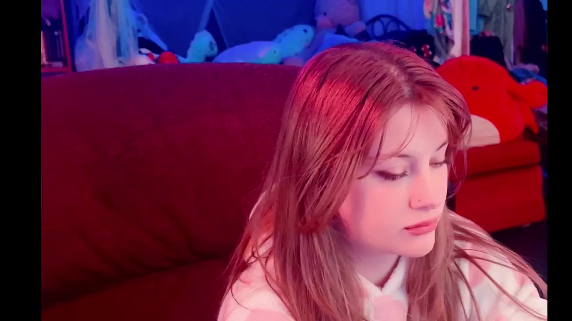 Gallery image thumbnail from flooziy's myfreecams stream on, 01/15/2025, 12:57 image 6 of 20