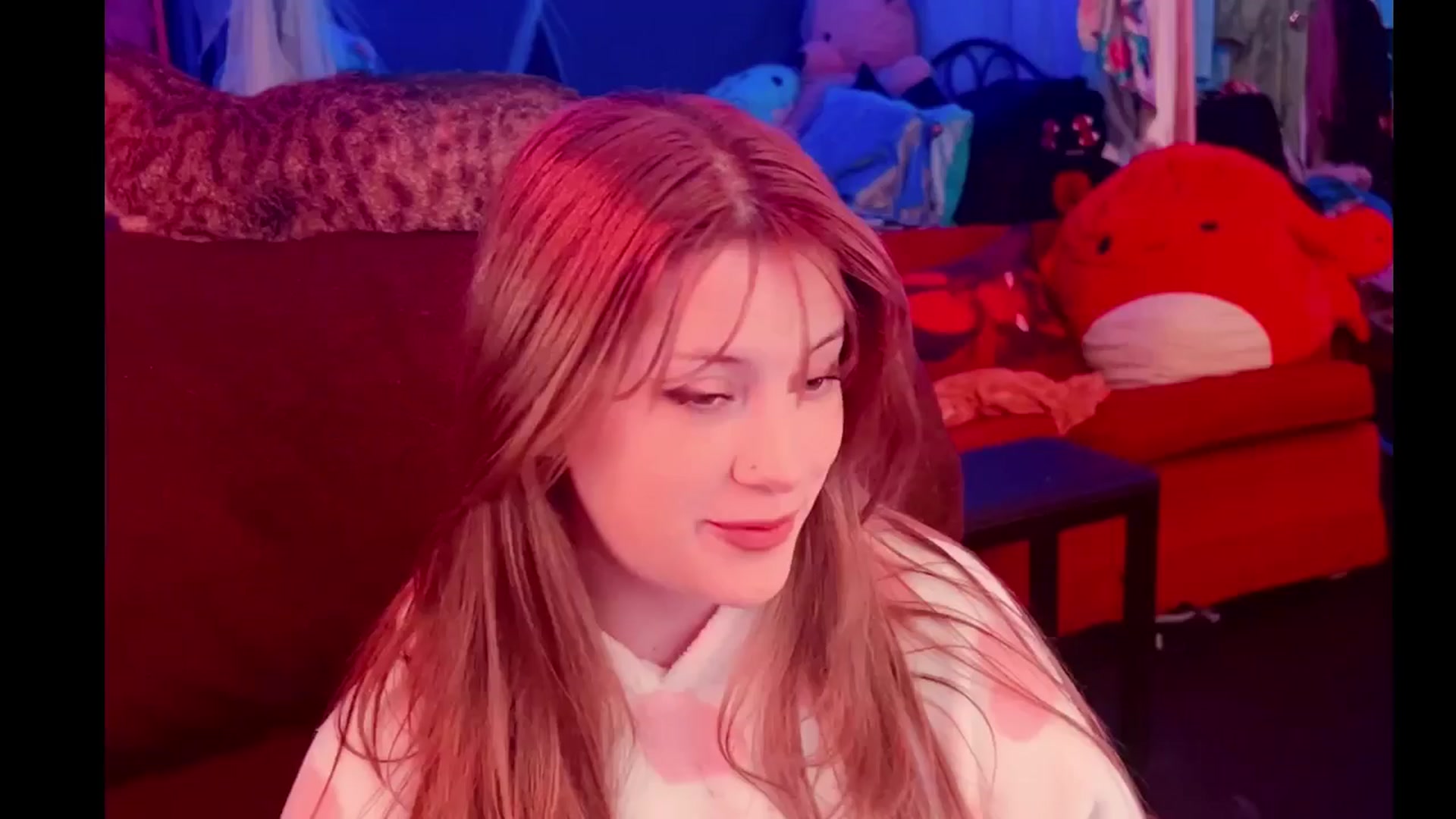 Gallery image thumbnail from flooziy's myfreecams stream on, 01/15/2025, 12:57 image 10 of 20