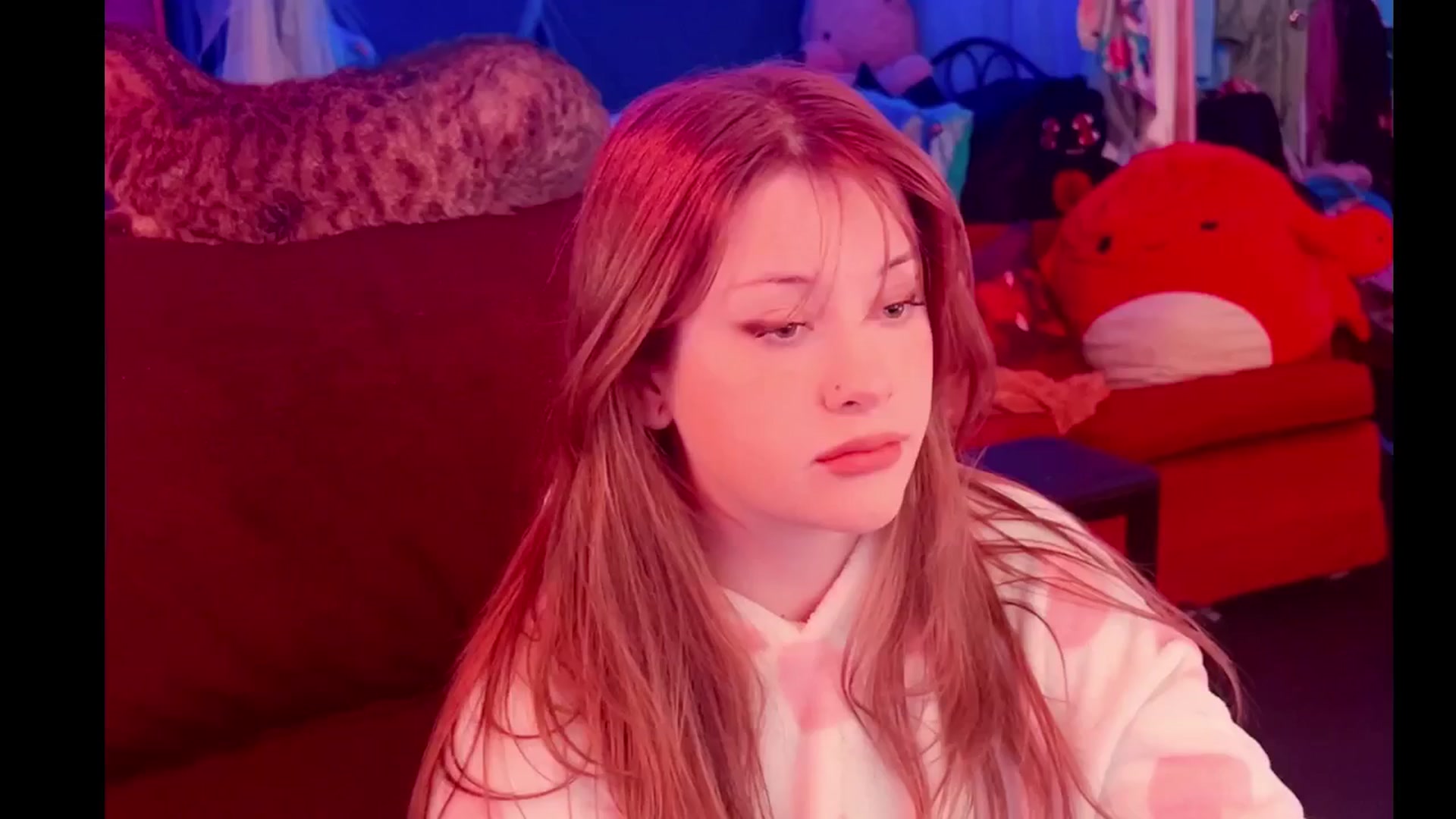 Gallery image thumbnail from flooziy's myfreecams stream on, 01/15/2025, 12:57 image 9 of 20