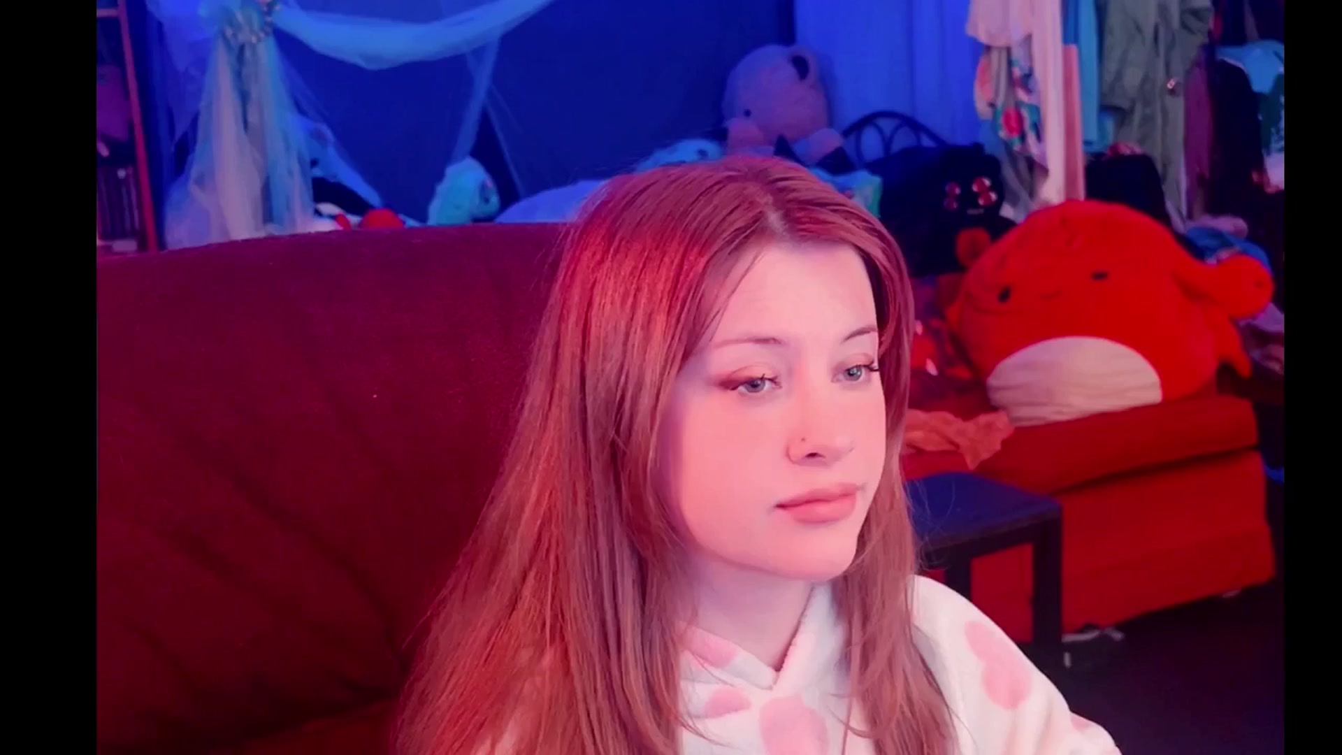 Gallery image thumbnail from flooziy's myfreecams stream on, 01/15/2025, 15:21 image 8 of 20