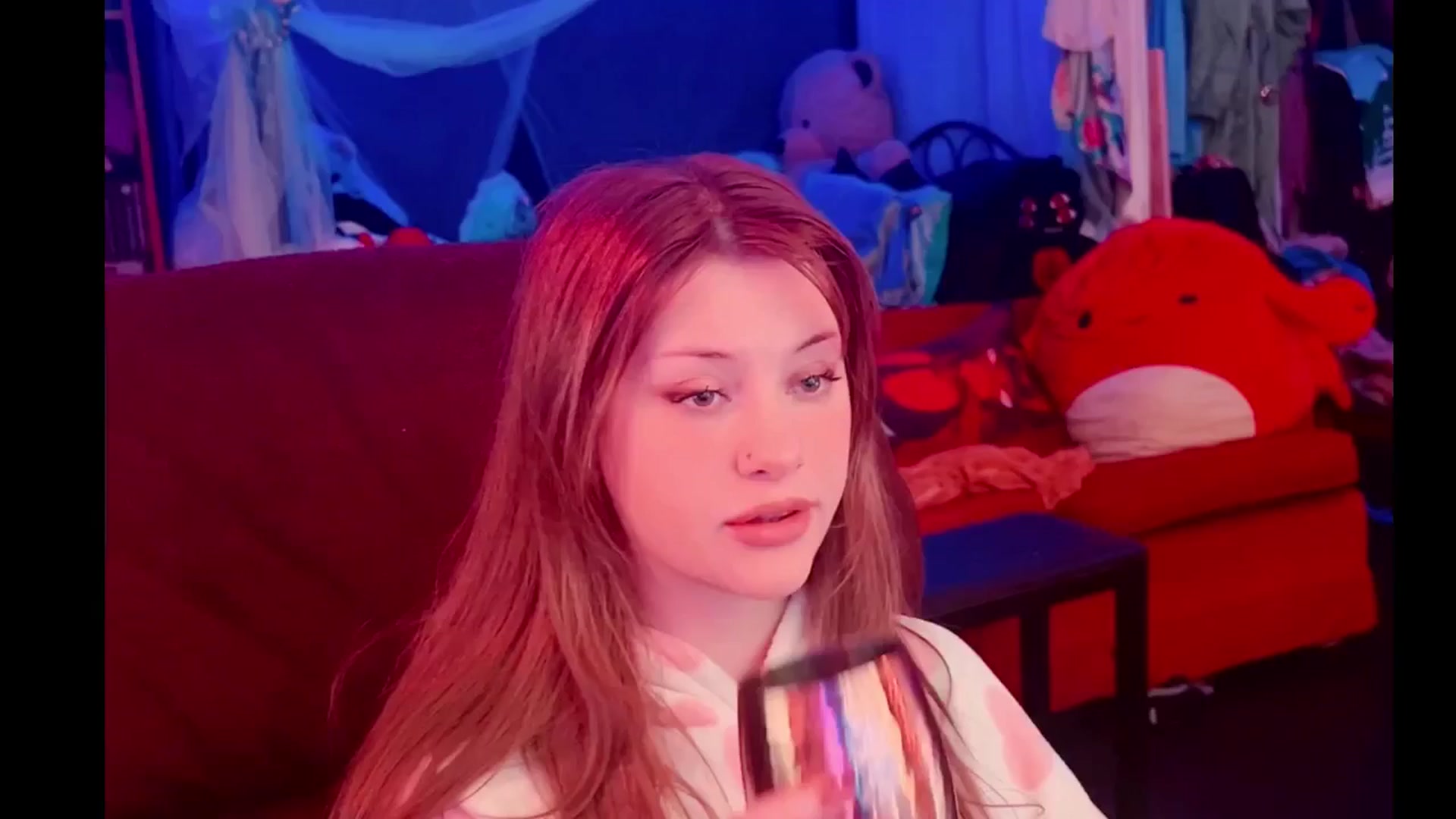Gallery image thumbnail from flooziy's myfreecams stream on, 01/15/2025, 15:21 image 4 of 20