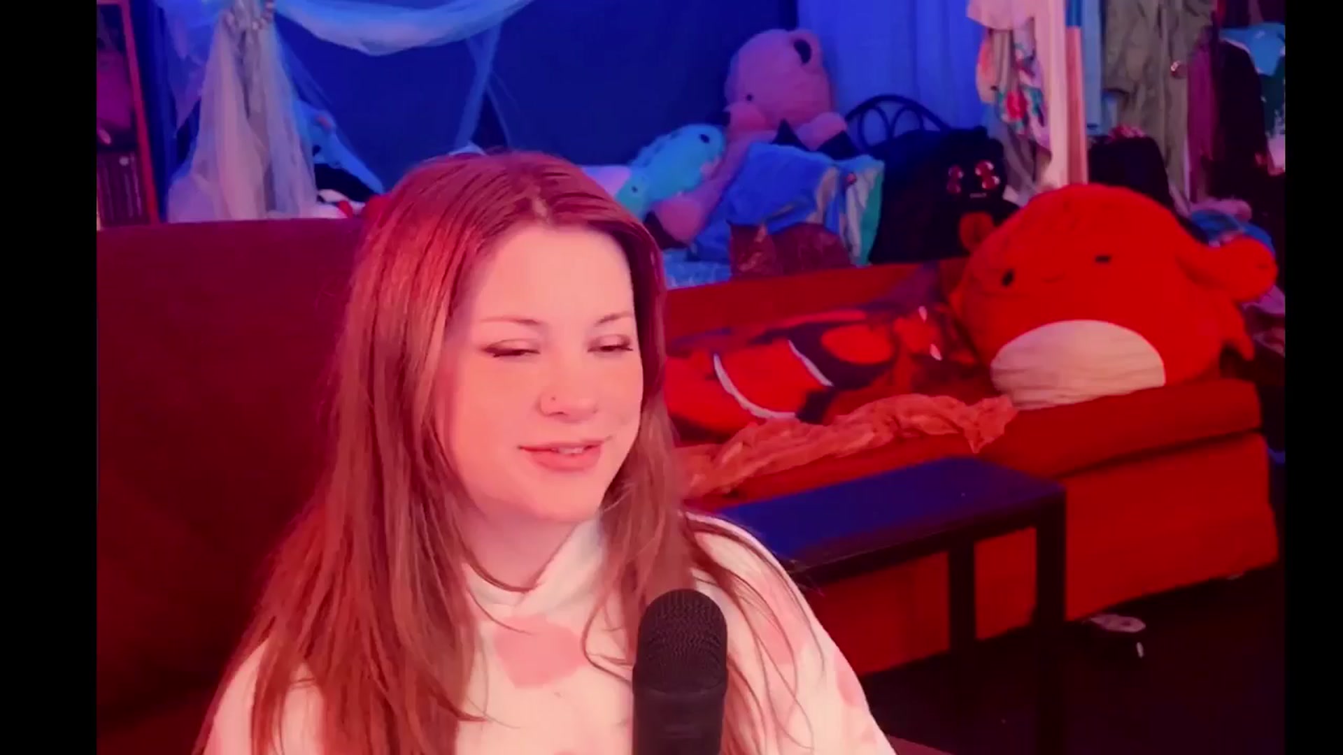 Gallery image thumbnail from flooziy's myfreecams stream on, 01/15/2025, 15:21 image 14 of 20