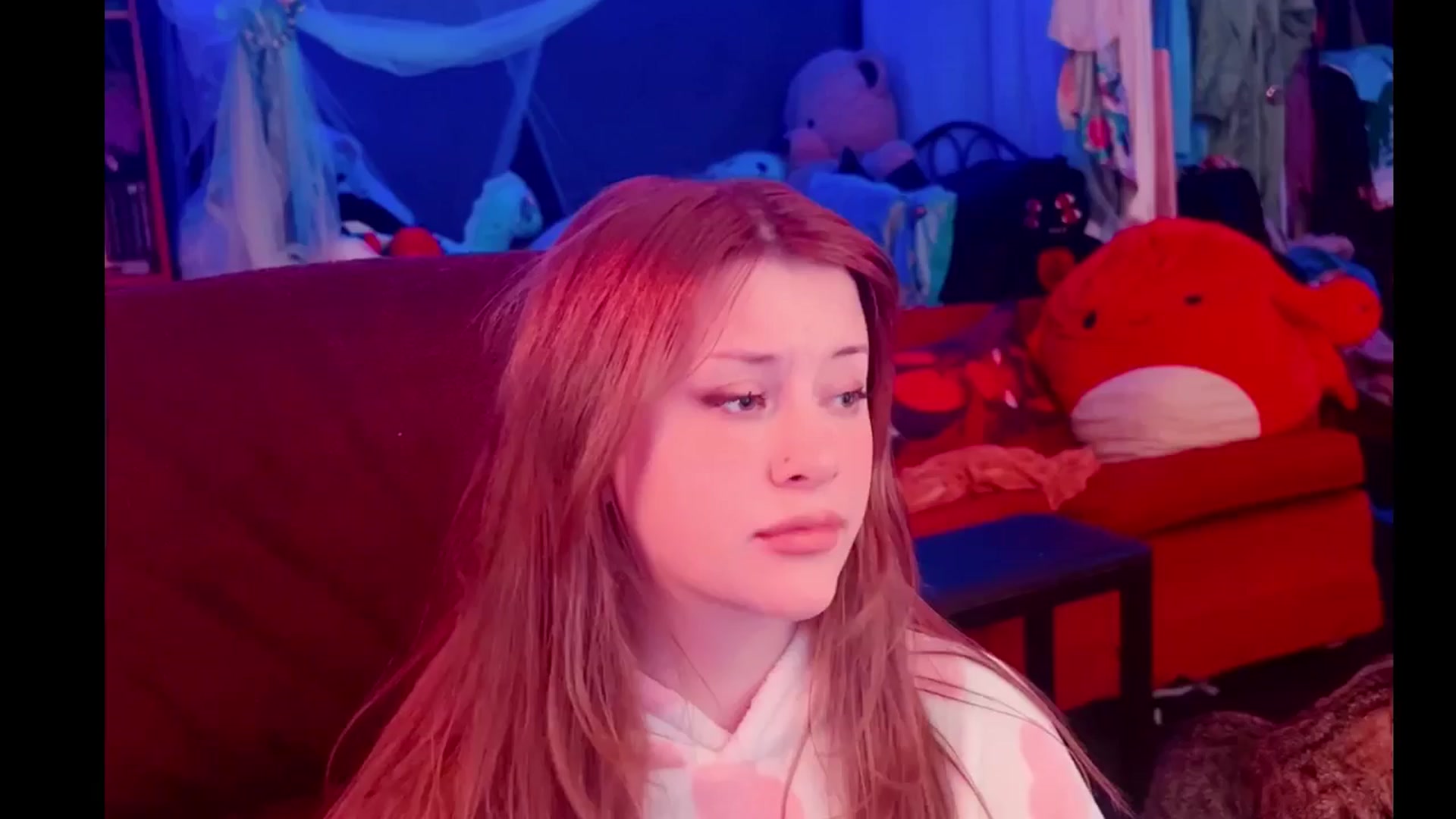 Gallery image thumbnail from flooziy's myfreecams stream on, 01/15/2025, 15:21 image 9 of 20