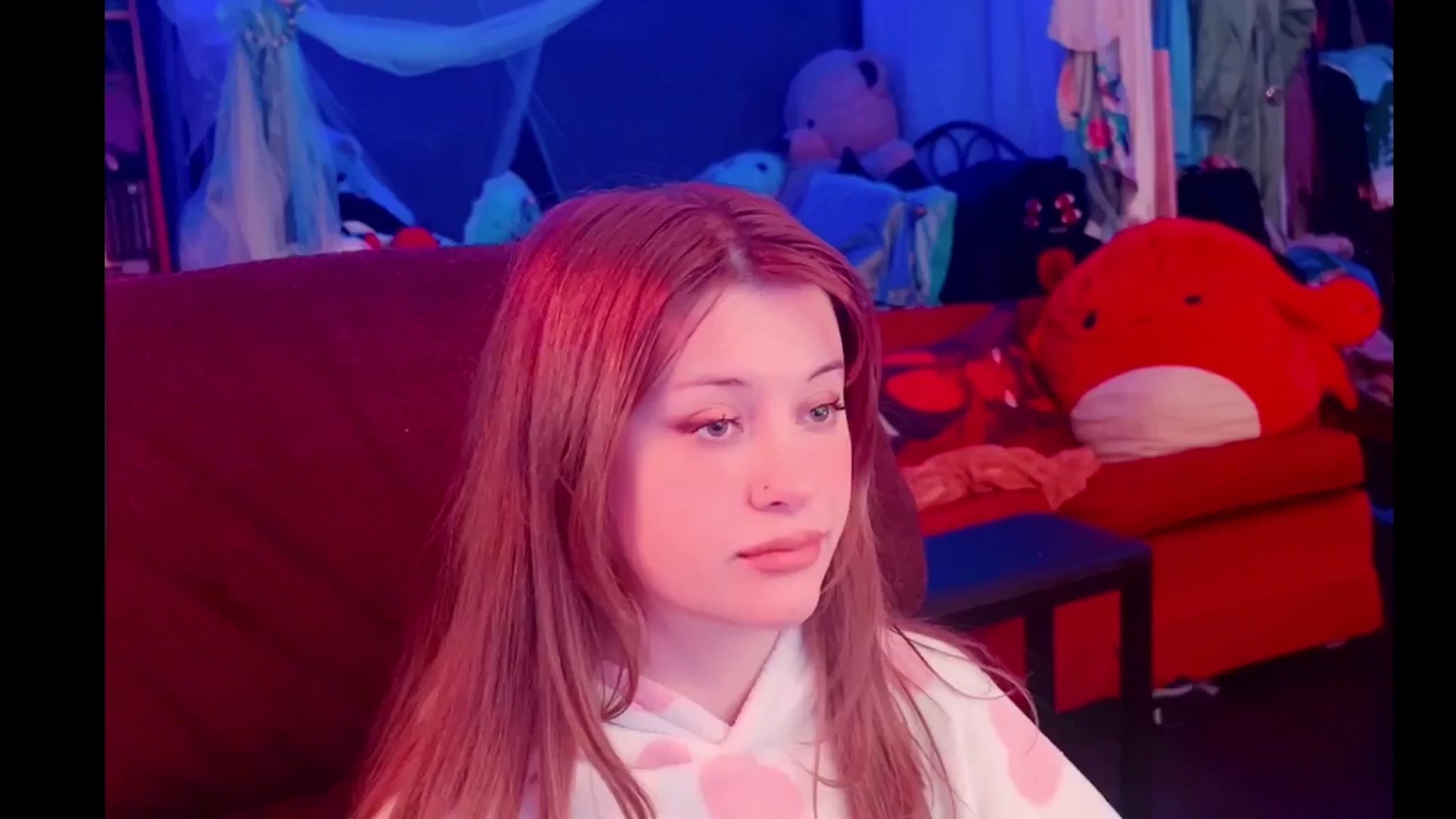 Gallery image thumbnail from flooziy's myfreecams stream on, 01/15/2025, 15:21 image 7 of 20