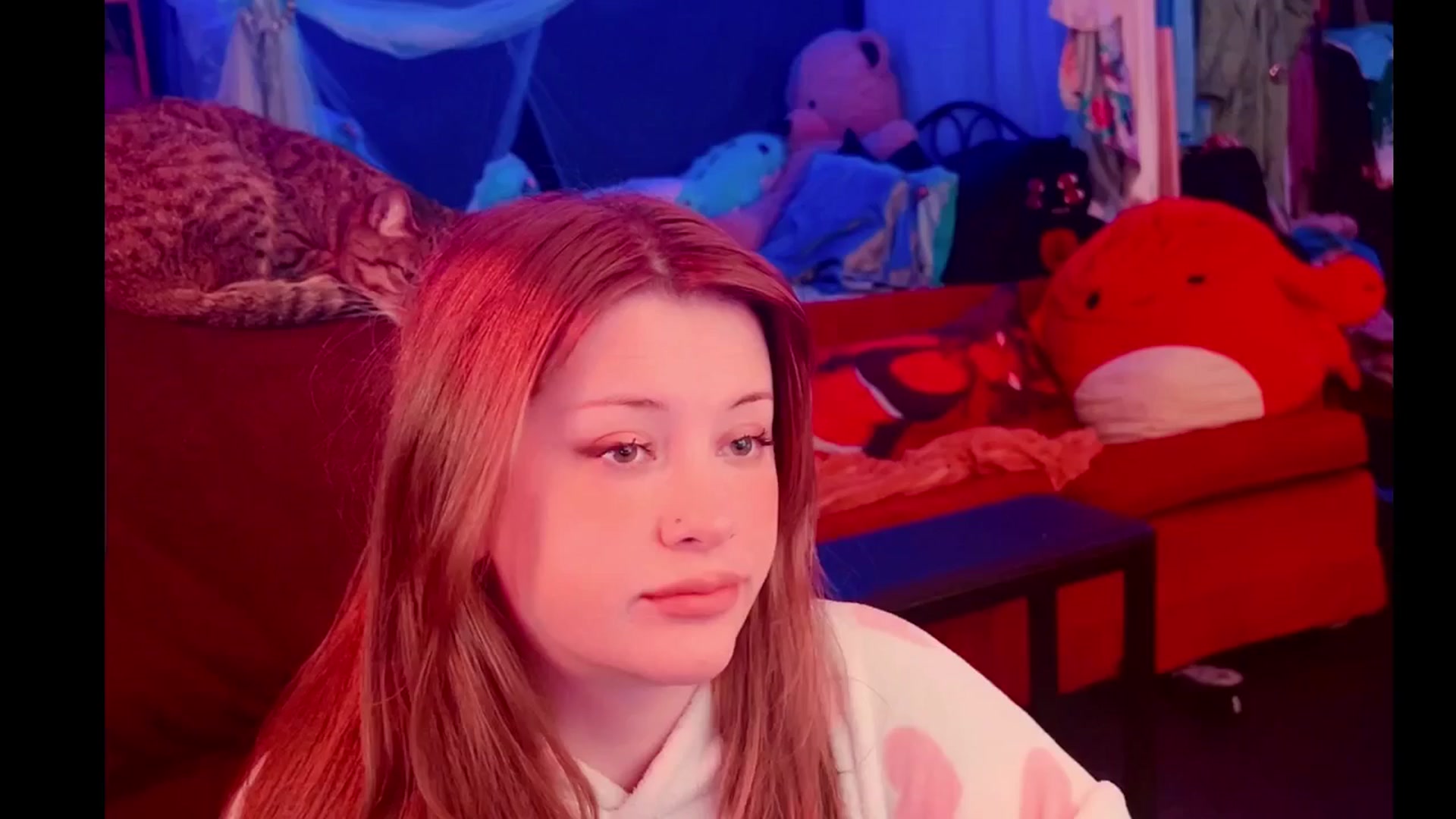 Gallery image thumbnail from flooziy's myfreecams stream on, 01/15/2025, 15:21 image 16 of 20