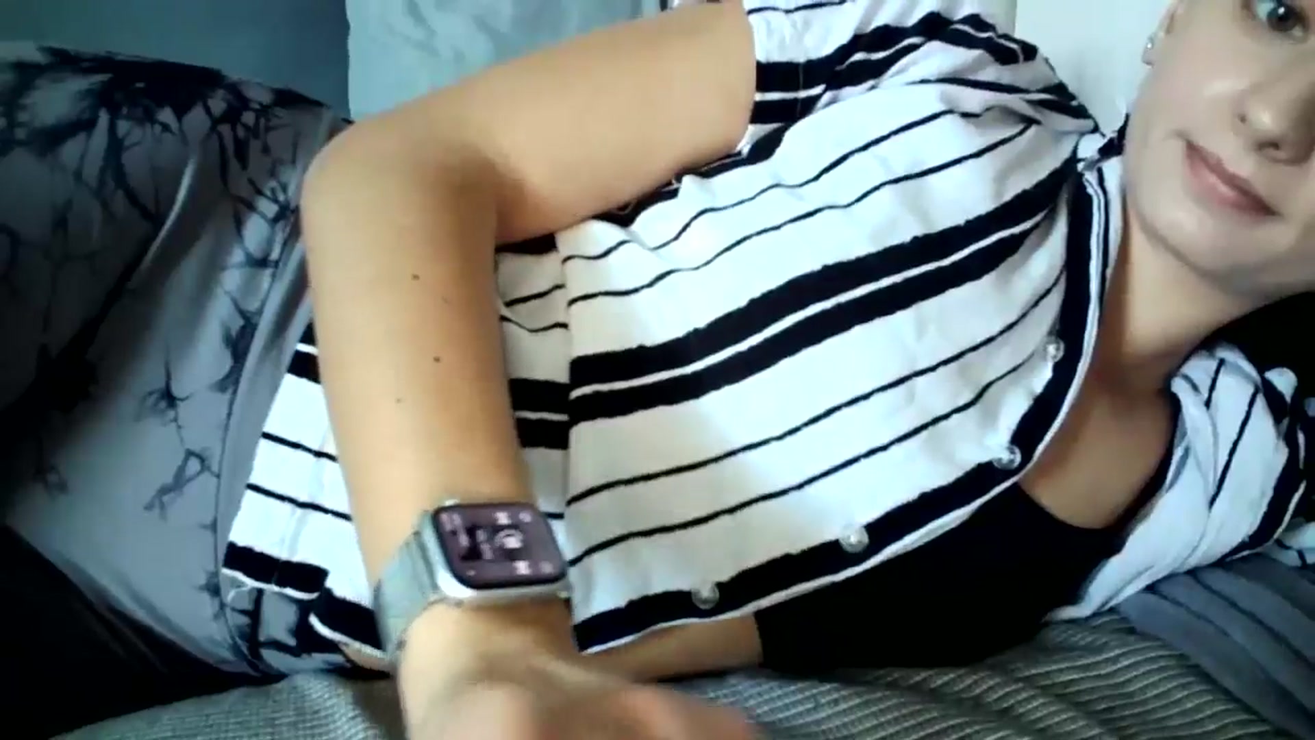 Gallery image thumbnail from flower_girll's myfreecams stream on, 10/10/2024, 10:14 image 15 of 20