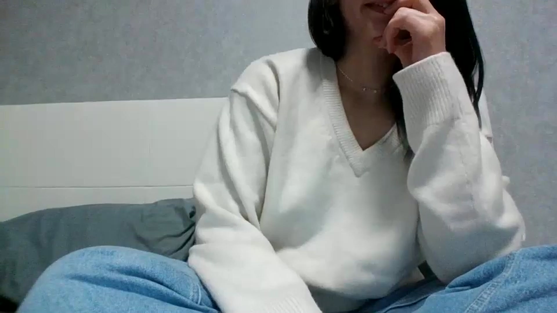 Gallery image thumbnail from flower_girll's myfreecams stream on, 12/05/2024, 13:34 image 3 of 20