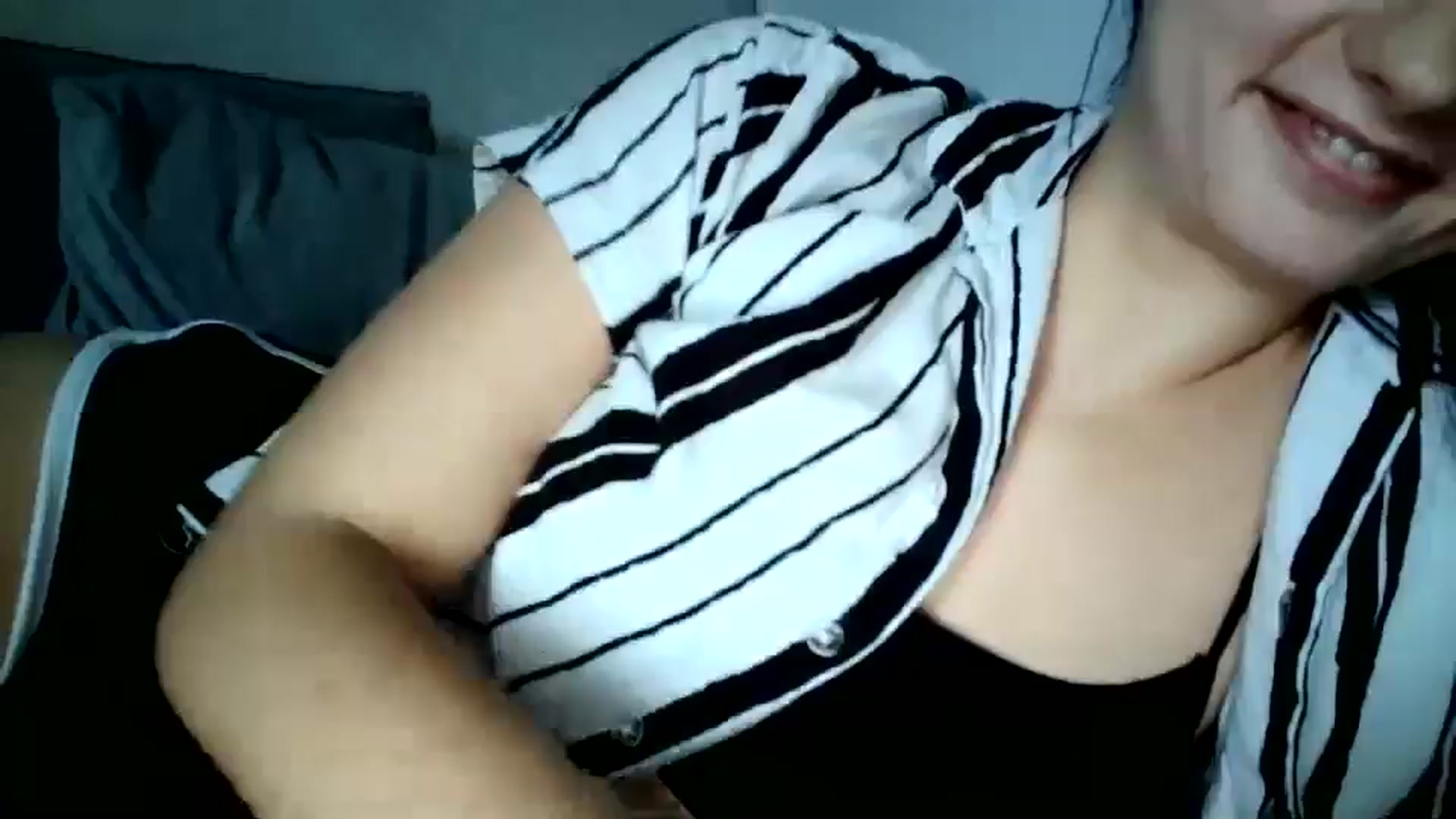 Gallery image thumbnail from flower_girll's myfreecams stream on, 12/17/2024, 11:57 image 15 of 20