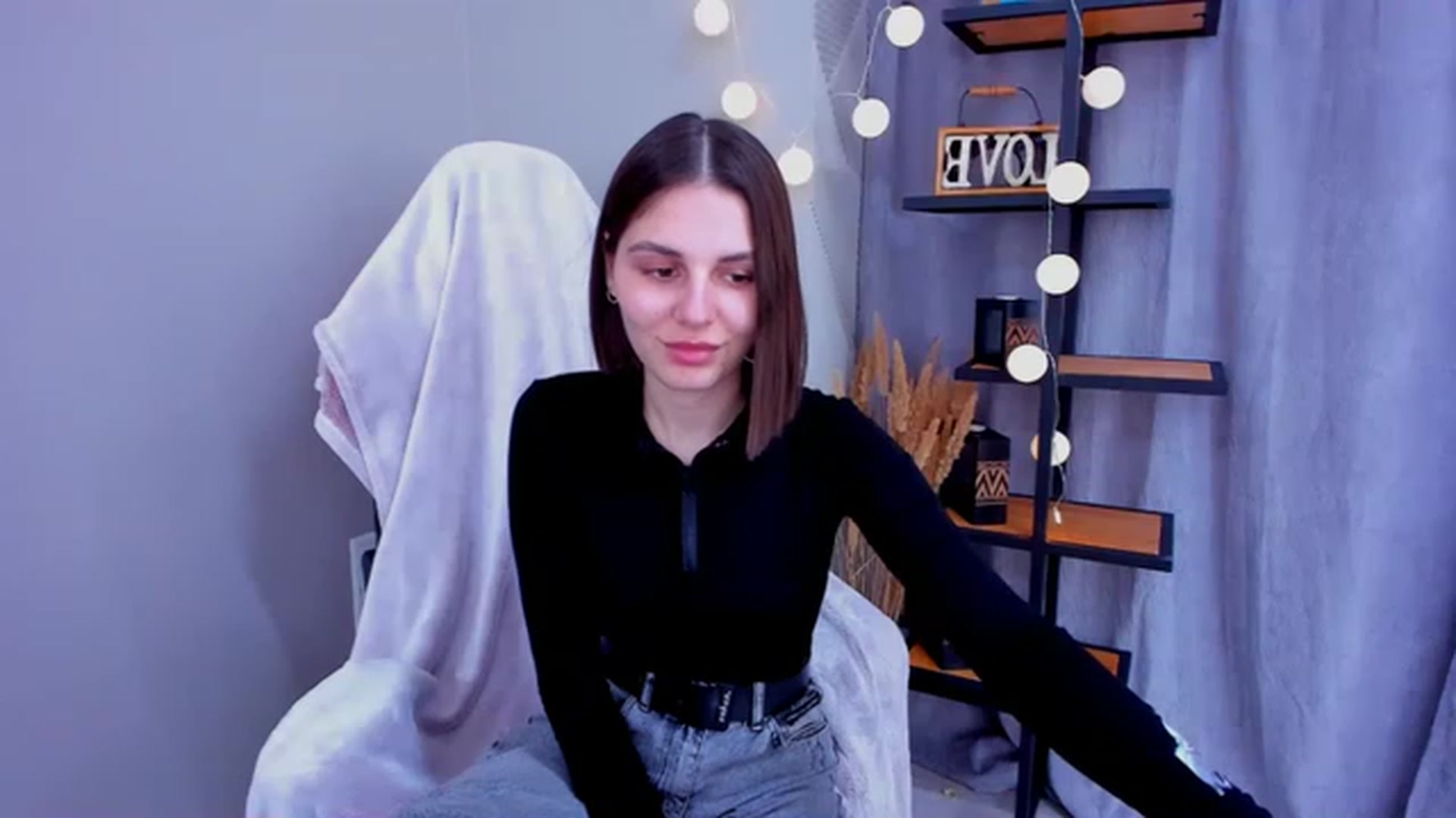 Gallery image thumbnail from fly_helly's myfreecams stream on, 03/15/2023, 13:34 image 6 of 20