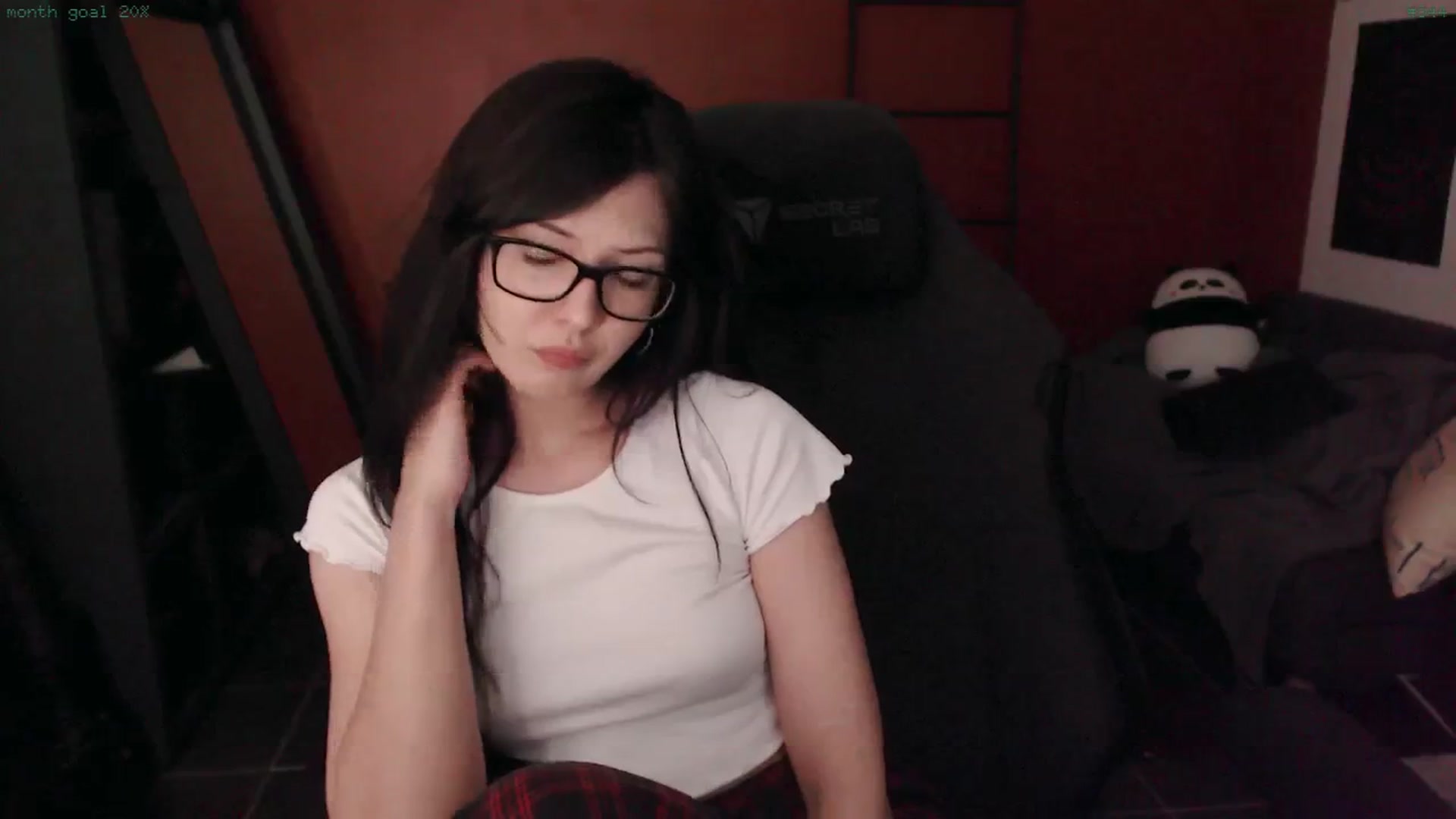 Gallery image thumbnail from four_limbs's myfreecams stream on, 04/13/2025, 04:13 image 16 of 20