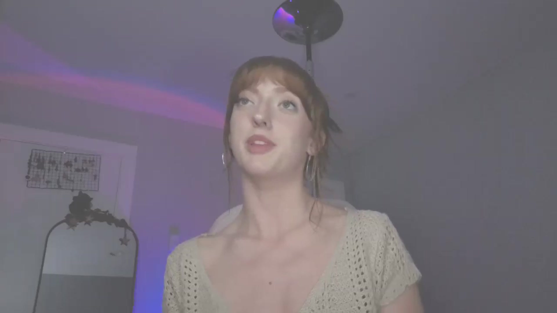 Gallery image thumbnail from foxxyyredd's myfreecams stream on, 05/31/2026, 10:27 image 11 of 20