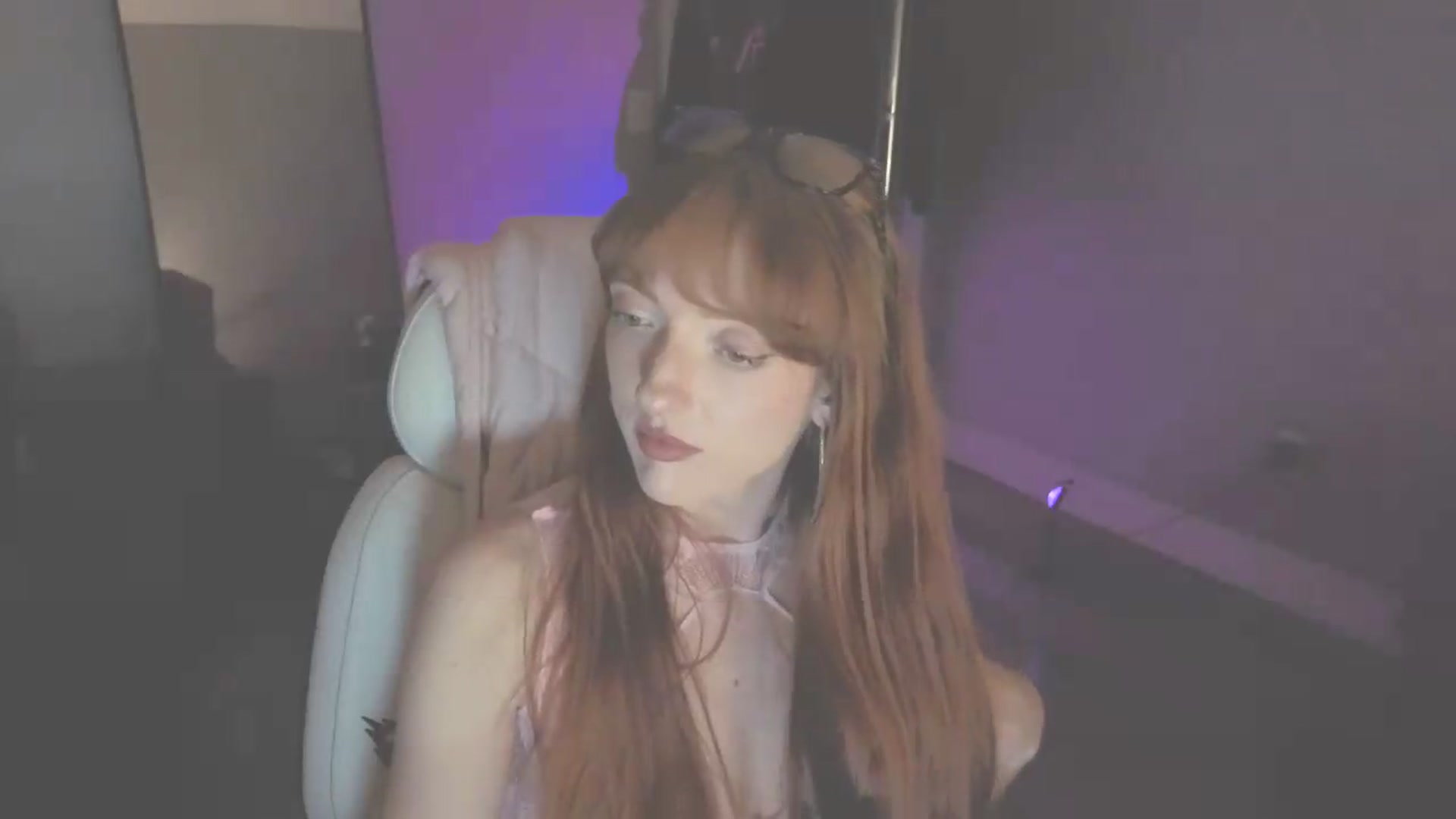 Gallery image thumbnail from foxxyyredd's myfreecams stream on, 06/05/2026, 11:10 image 2 of 20