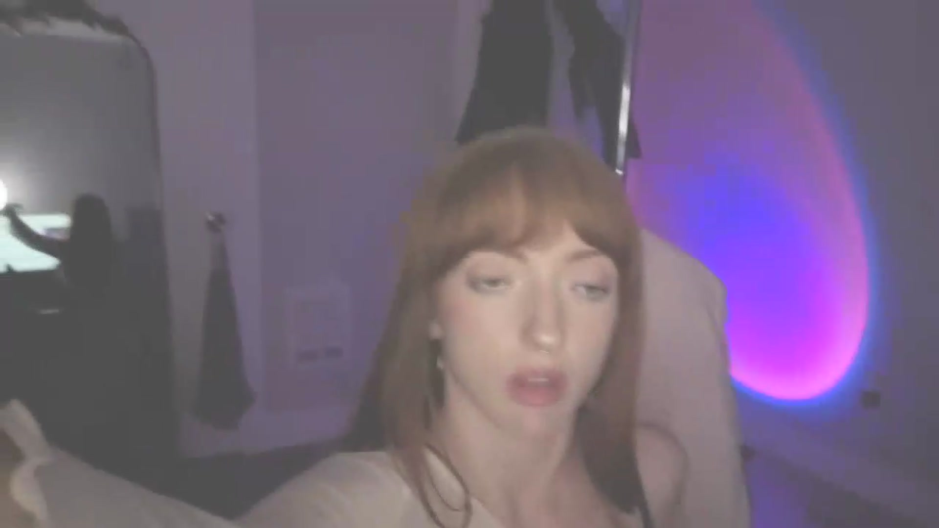 Gallery image thumbnail from foxxyyredd's myfreecams stream on, 06/06/2026, 09:30 image 9 of 20