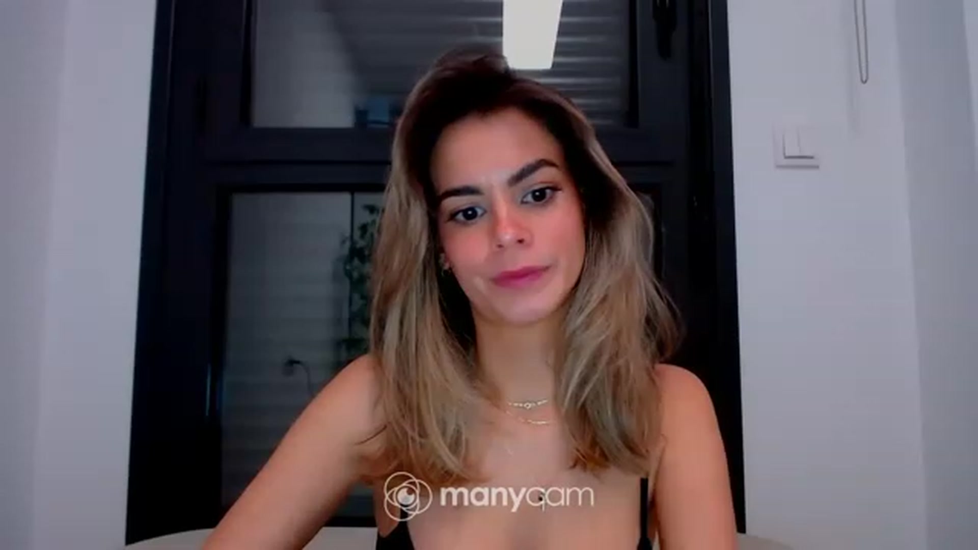 Gallery image thumbnail from fresagirl's myfreecams stream on, 02/21/2023, 01:17 image 17 of 20