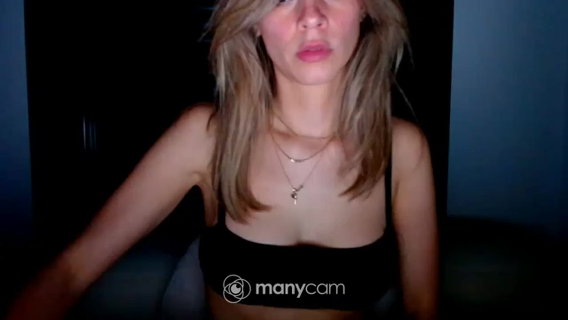 Gallery image thumbnail from fresagirl's myfreecams stream on, 03/22/2023, 17:03 image 20 of 20