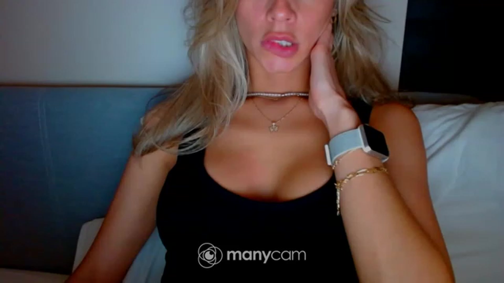 Gallery image thumbnail from fresagirl's myfreecams stream on, 06/09/2023, 20:37 image 15 of 20