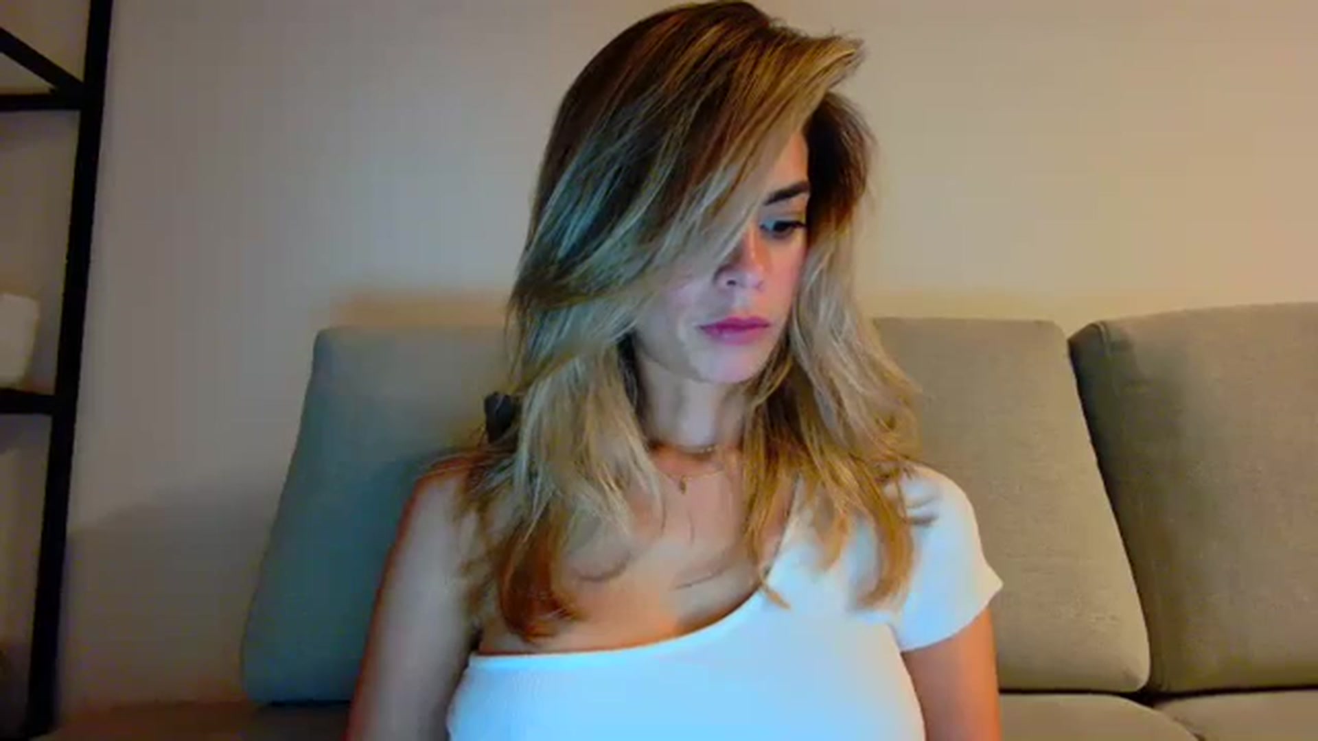 Gallery image thumbnail from fresagirl's myfreecams stream on, 09/18/2023, 20:31 image 9 of 20