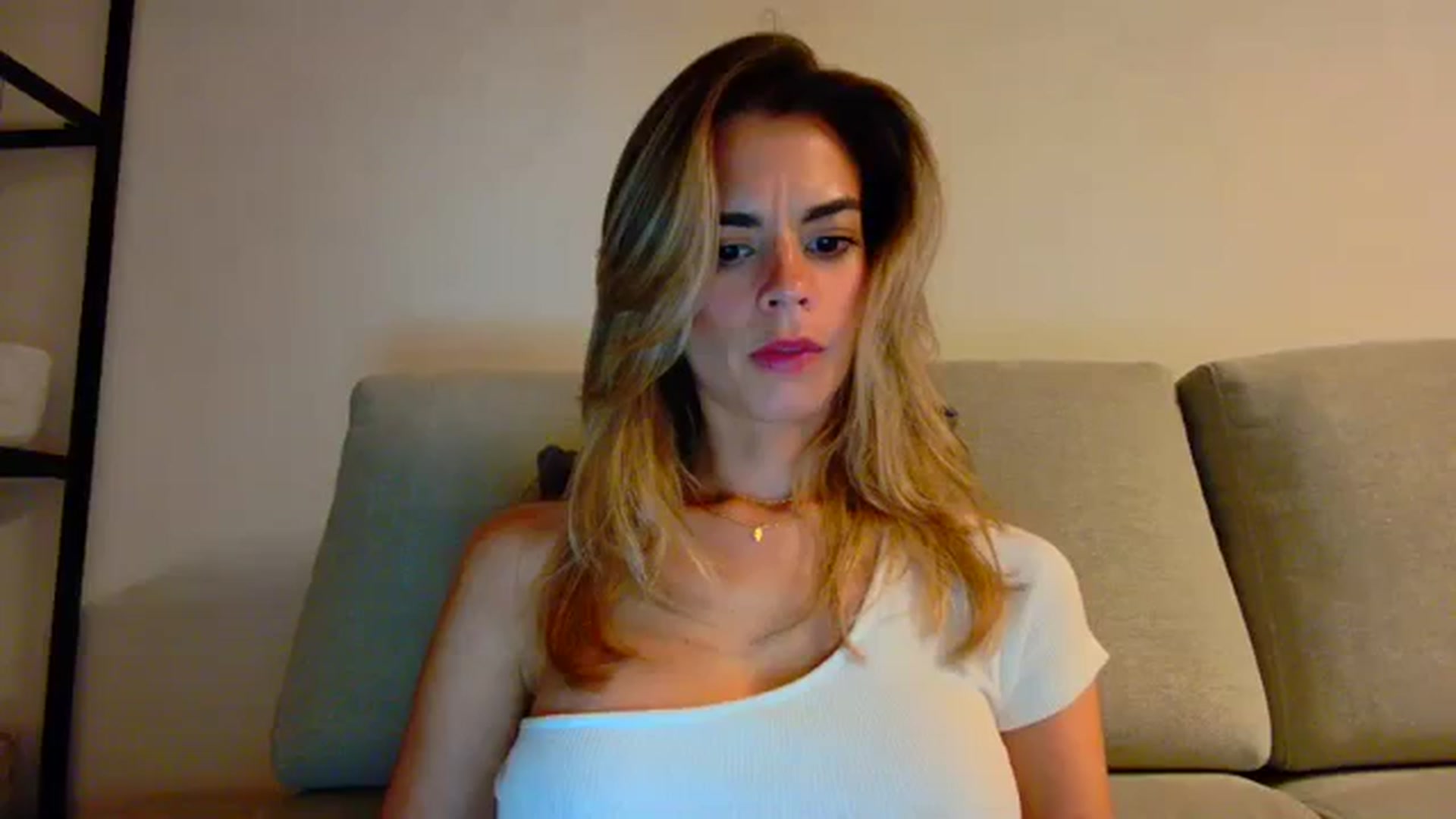Gallery image thumbnail from fresagirl's myfreecams stream on, 09/18/2023, 20:31 image 12 of 20