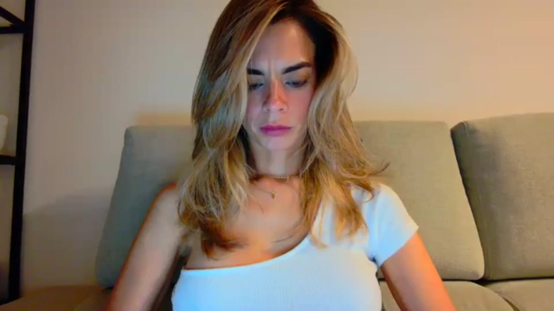 Gallery image thumbnail from fresagirl's myfreecams stream on, 09/18/2023, 20:31 image 4 of 20