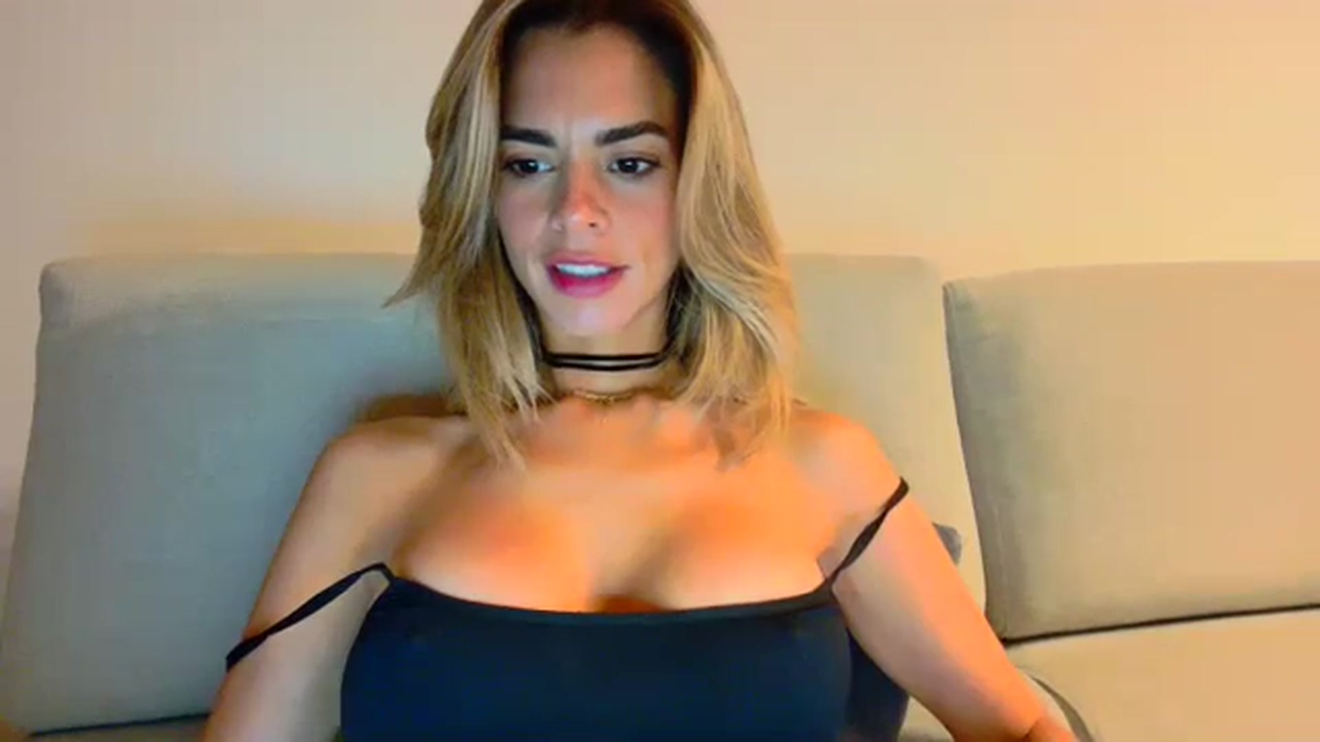 Gallery image thumbnail from fresagirl's myfreecams stream on, 09/26/2023, 20:36 image 19 of 20