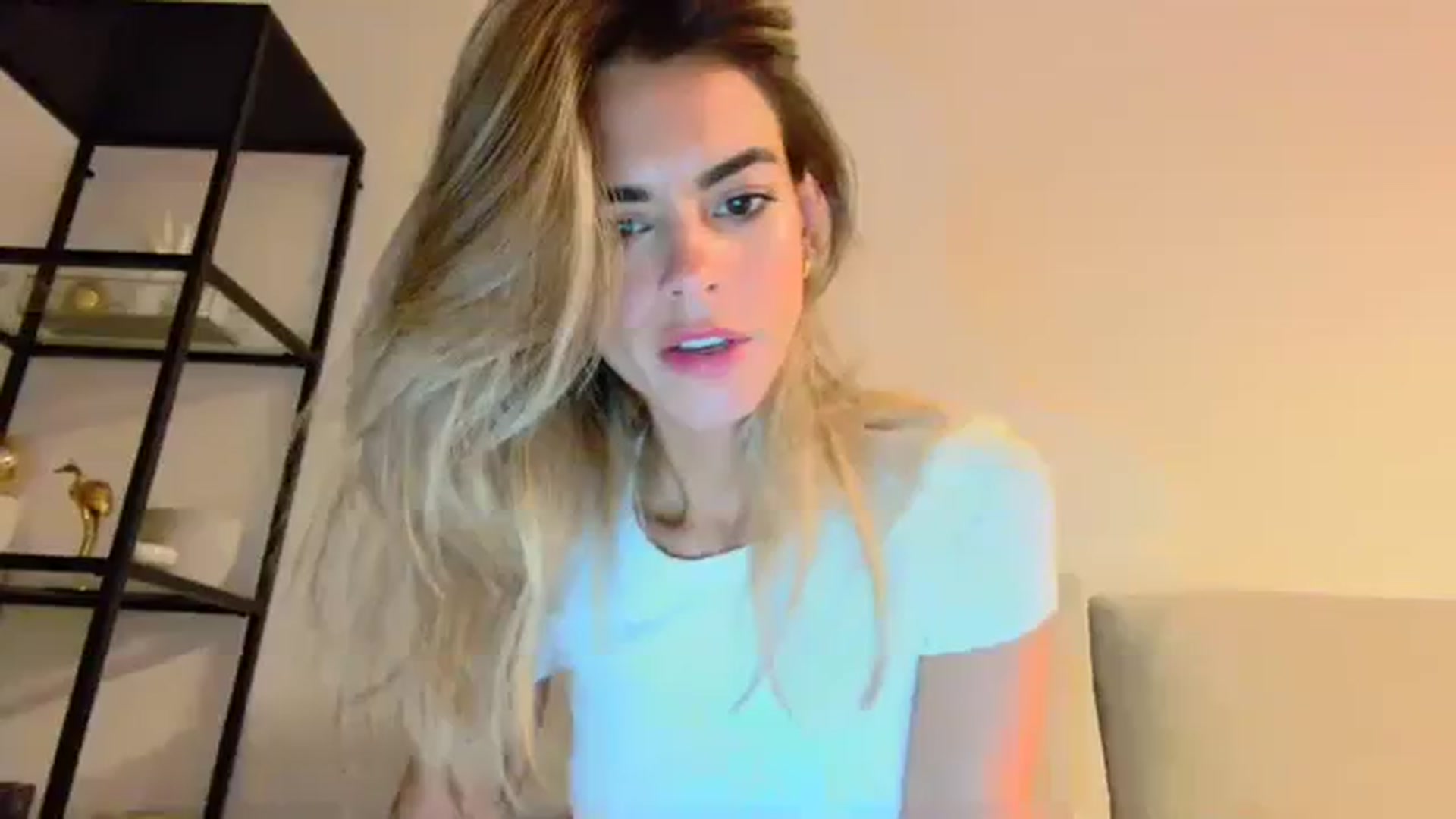 Gallery image thumbnail from fresagirl's myfreecams stream on, 09/26/2023, 22:35 image 6 of 20