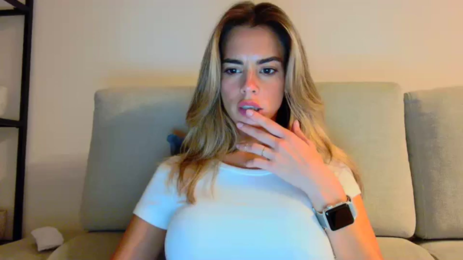 Gallery image thumbnail from fresagirl's myfreecams stream on, 09/26/2023, 22:35 image 16 of 20