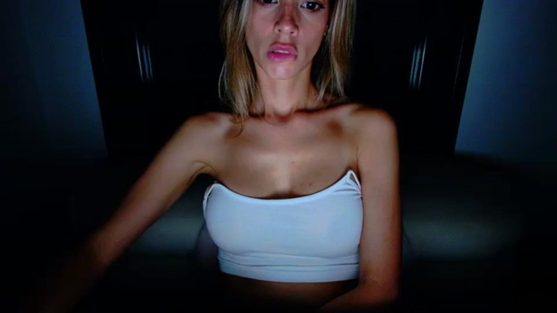 Gallery image thumbnail from fresagirl's myfreecams stream on, 10/09/2023, 22:51 image 20 of 20