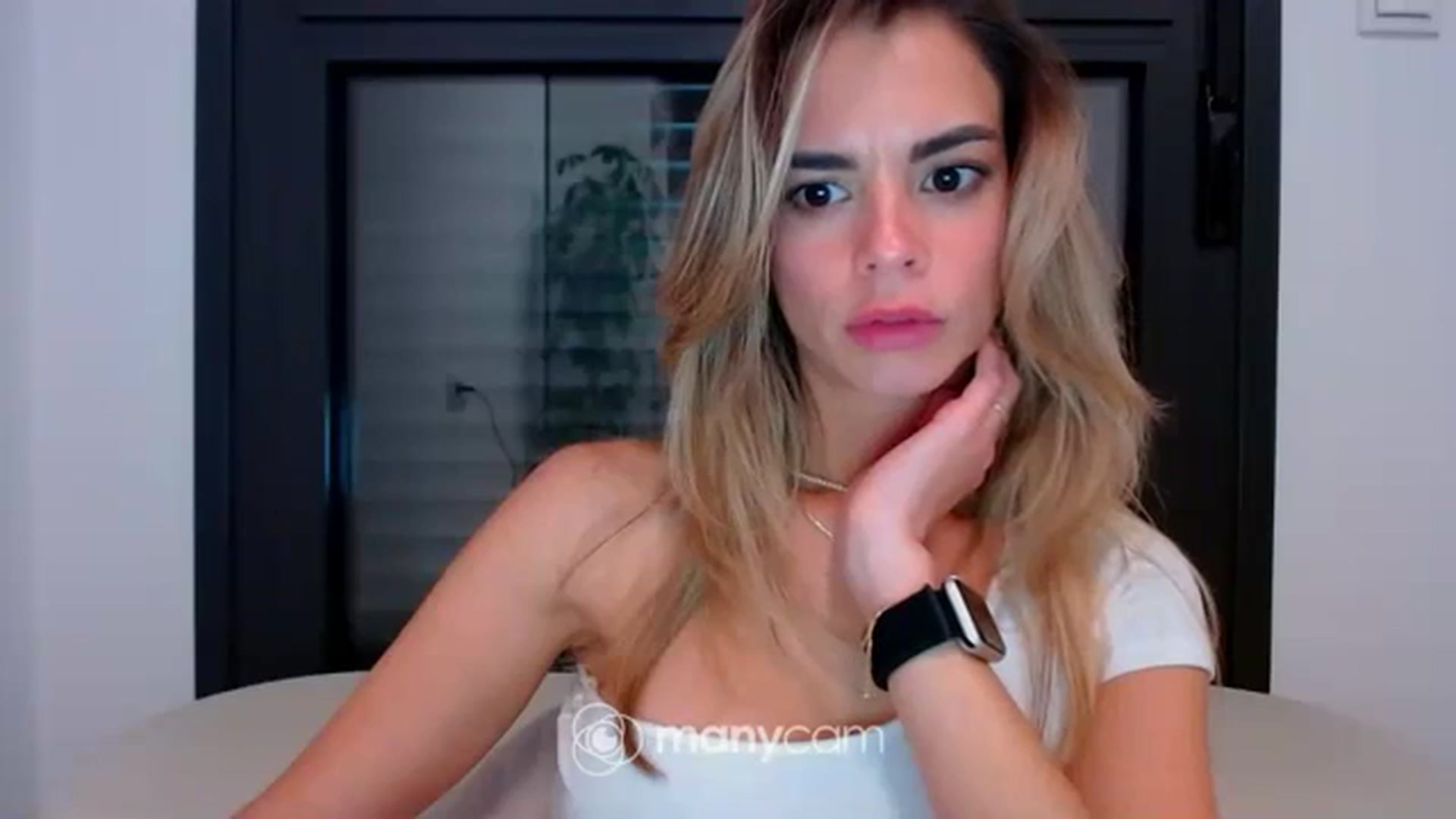 Gallery image thumbnail from fresagirl's myfreecams stream on, 10/24/2023, 21:23 image 13 of 20