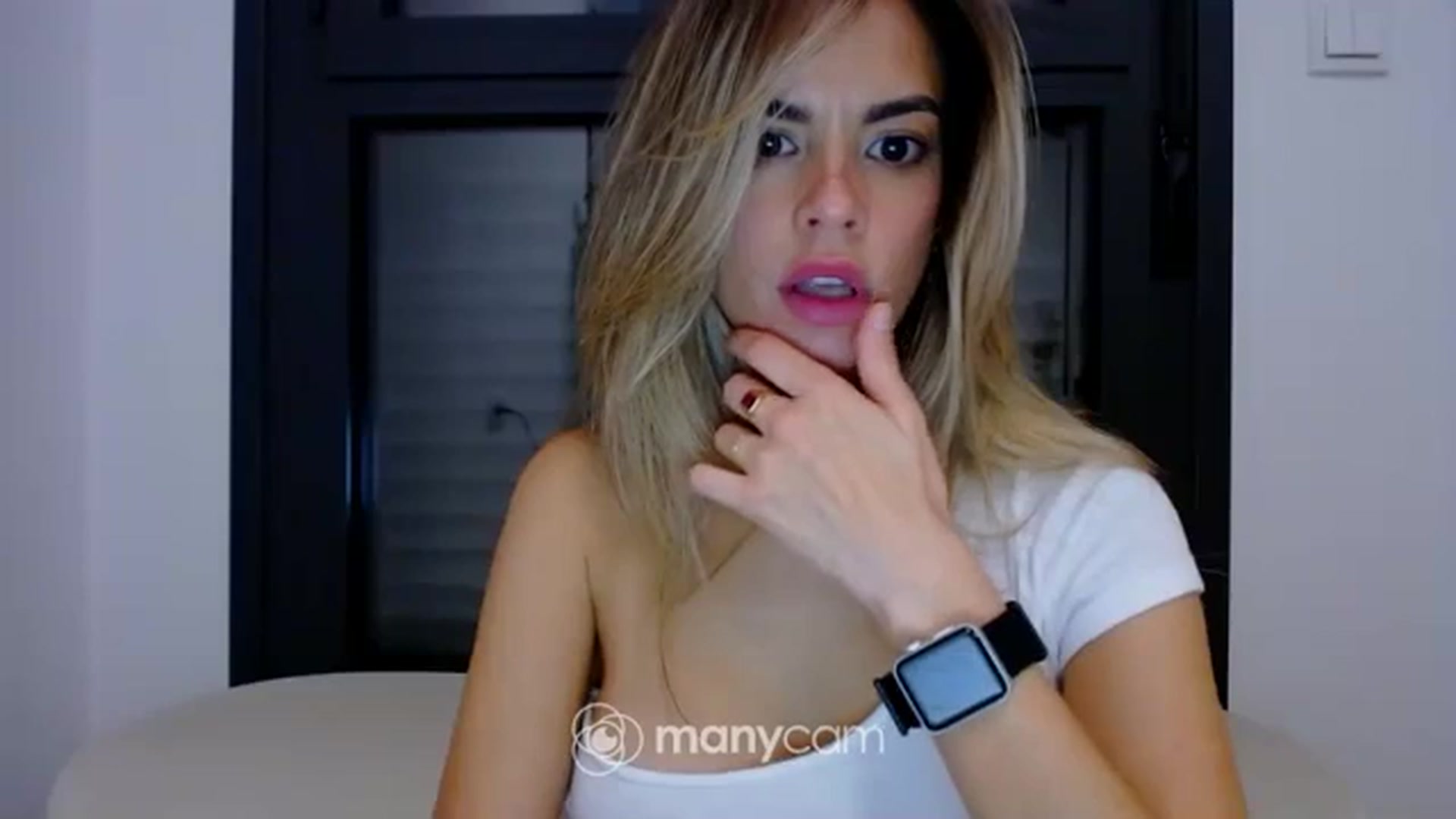 Gallery image thumbnail from fresagirl's myfreecams stream on, 11/14/2023, 01:38 image 18 of 20