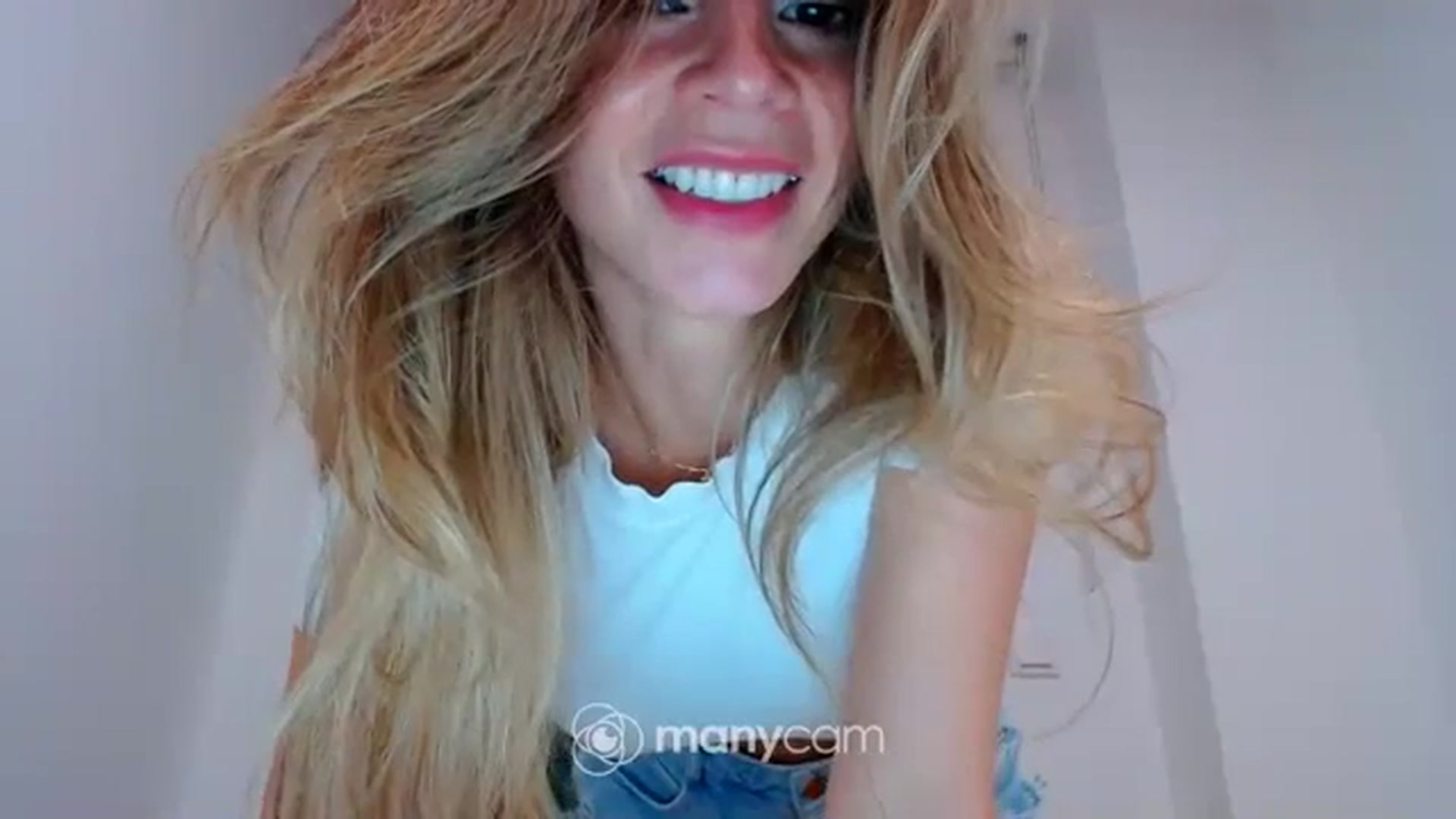 Gallery image thumbnail from fresagirl's myfreecams stream on, 01/24/2024, 21:20 image 13 of 20