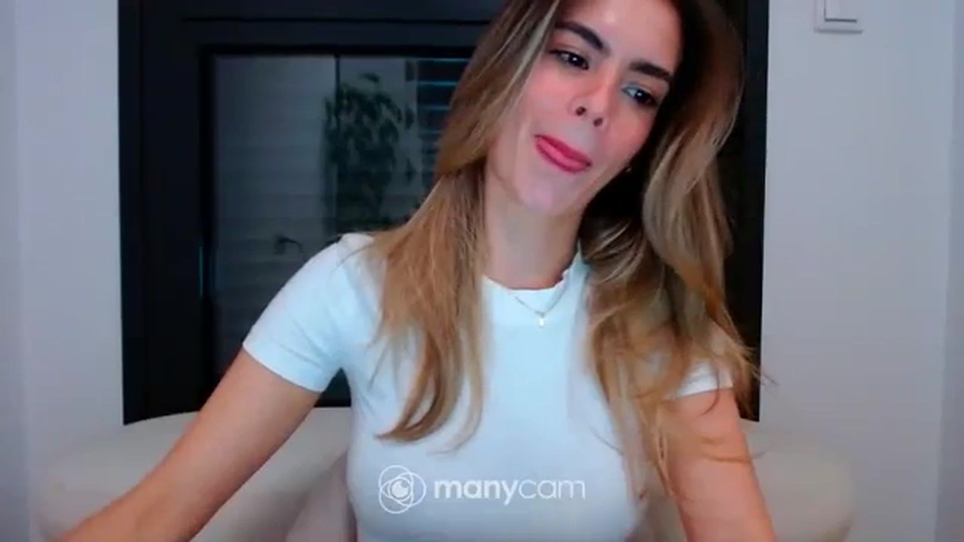 Gallery image thumbnail from fresagirl's myfreecams stream on, 01/24/2024, 21:20 image 9 of 20