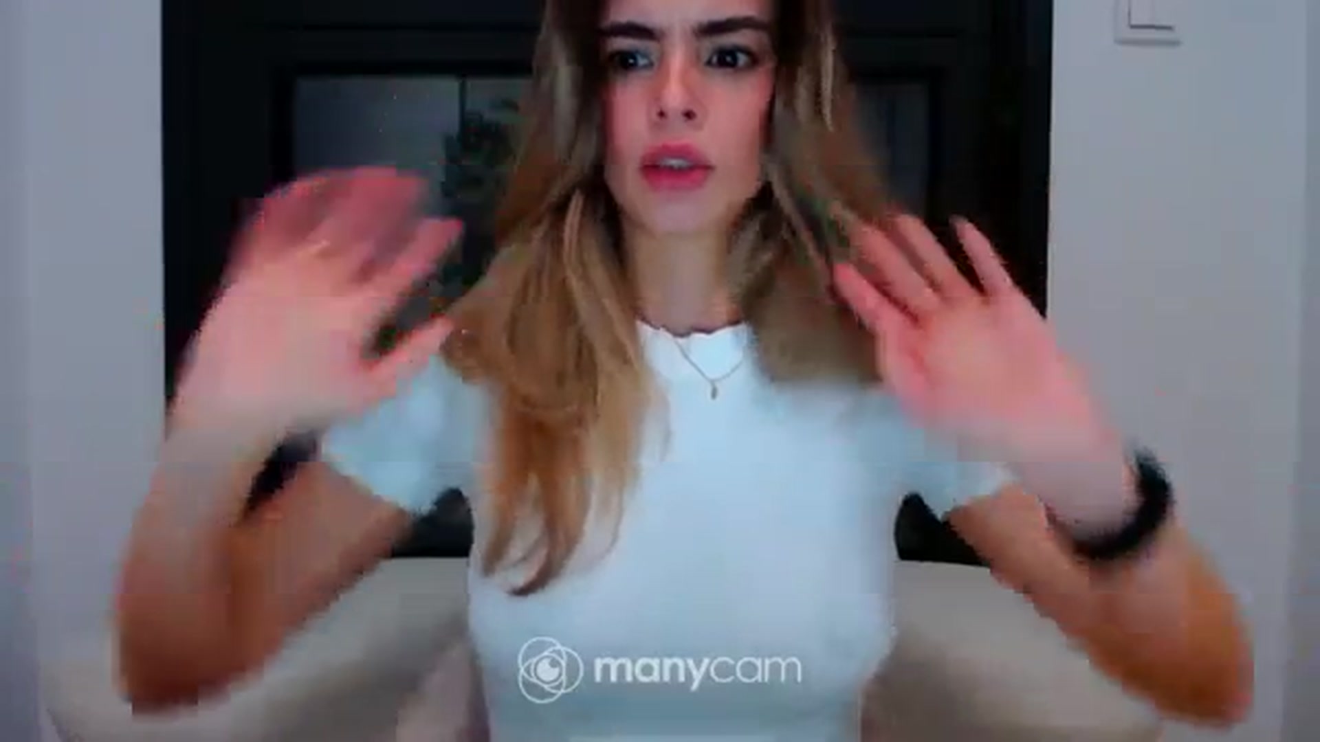 Gallery image thumbnail from fresagirl's myfreecams stream on, 01/24/2024, 21:20 image 3 of 20