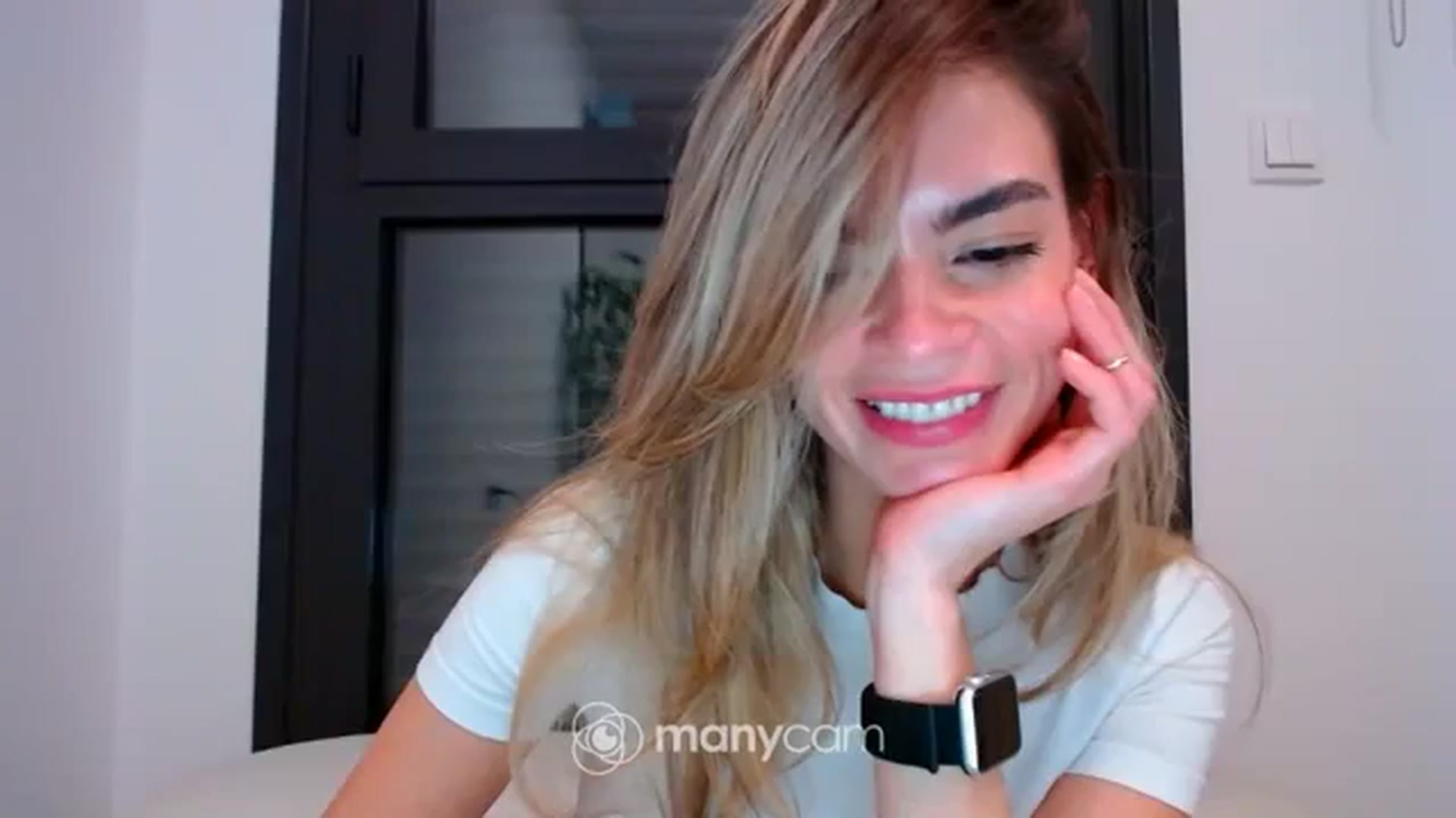 Gallery image thumbnail from fresagirl's myfreecams stream on, 01/24/2024, 22:53 image 9 of 20