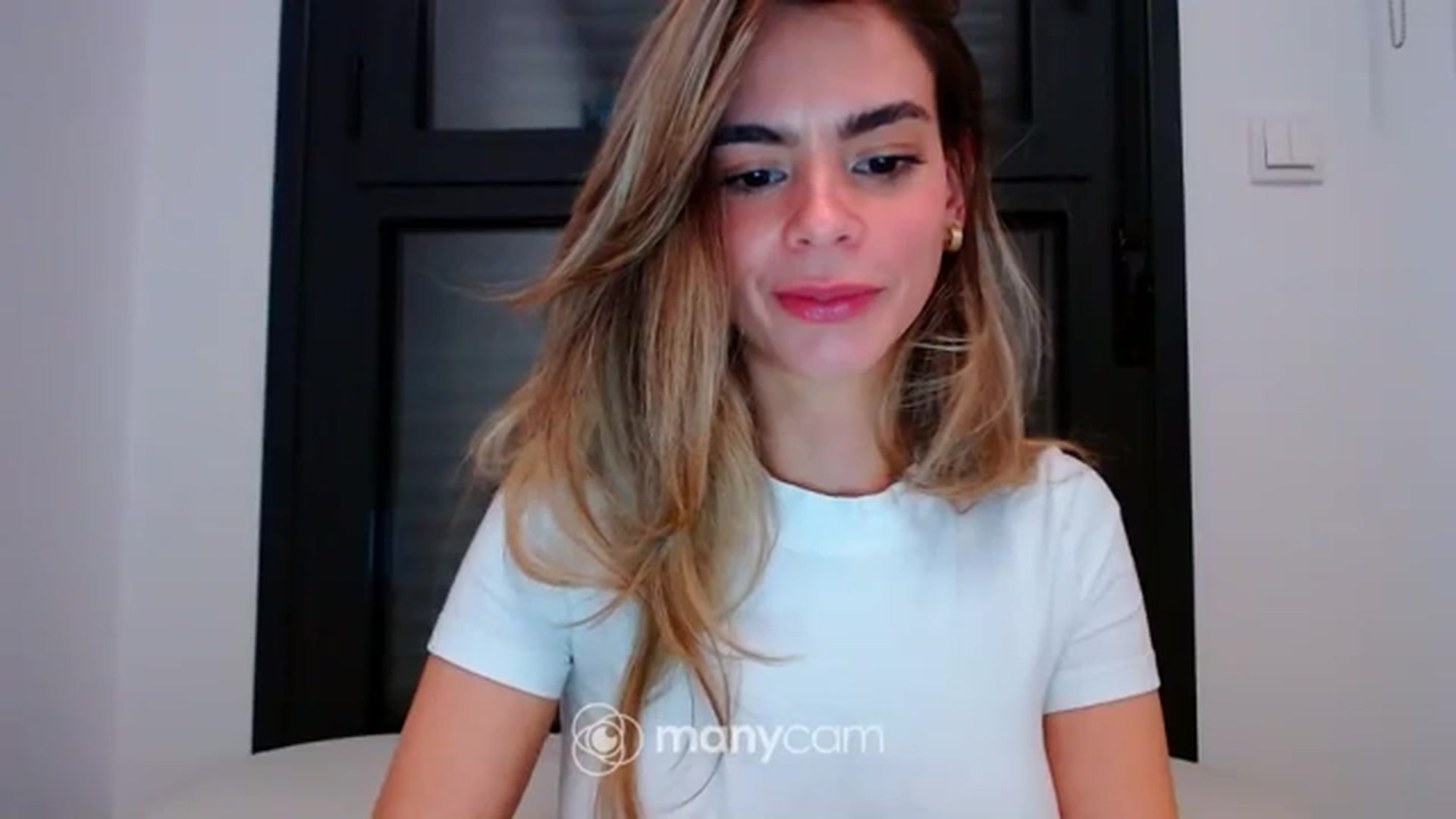 Gallery image thumbnail from fresagirl's myfreecams stream on, 01/24/2024, 22:53 image 7 of 20