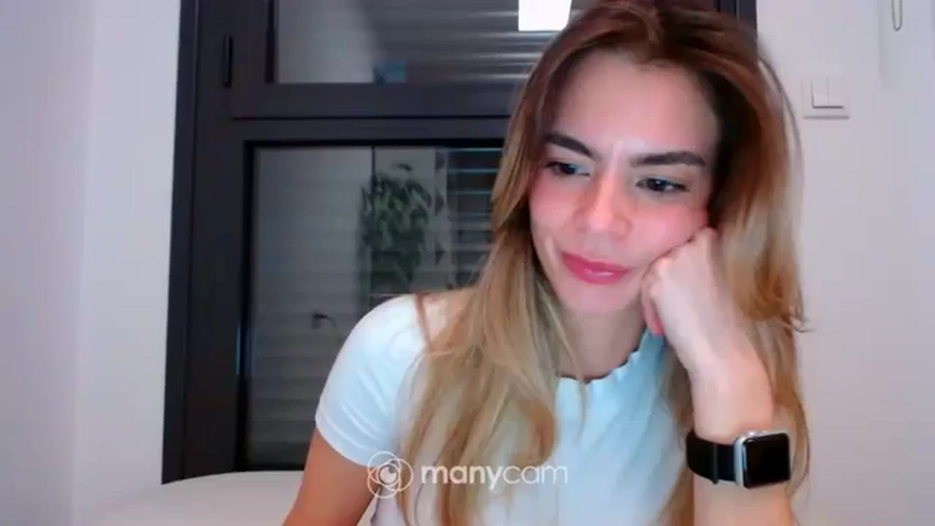 Gallery image thumbnail from fresagirl's myfreecams stream on, 01/24/2024, 22:53 image 1 of 20