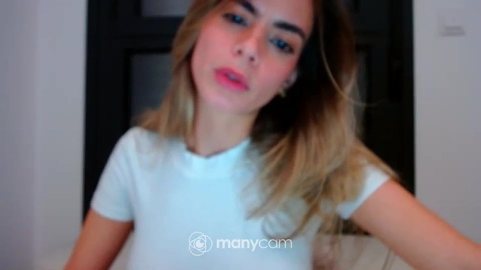 Gallery image thumbnail from fresagirl's myfreecams stream on, 01/24/2024, 22:53 image 17 of 20