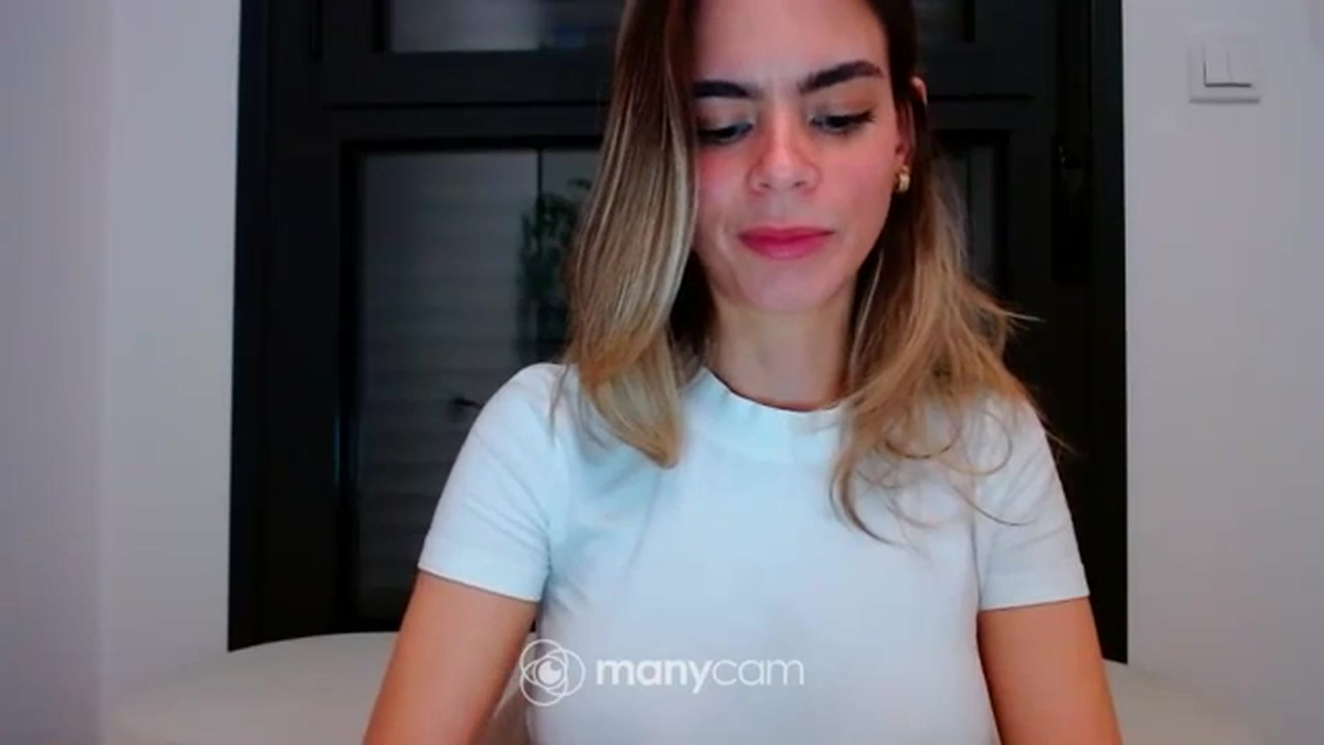 Gallery image thumbnail from fresagirl's myfreecams stream on, 01/24/2024, 22:53 image 20 of 20