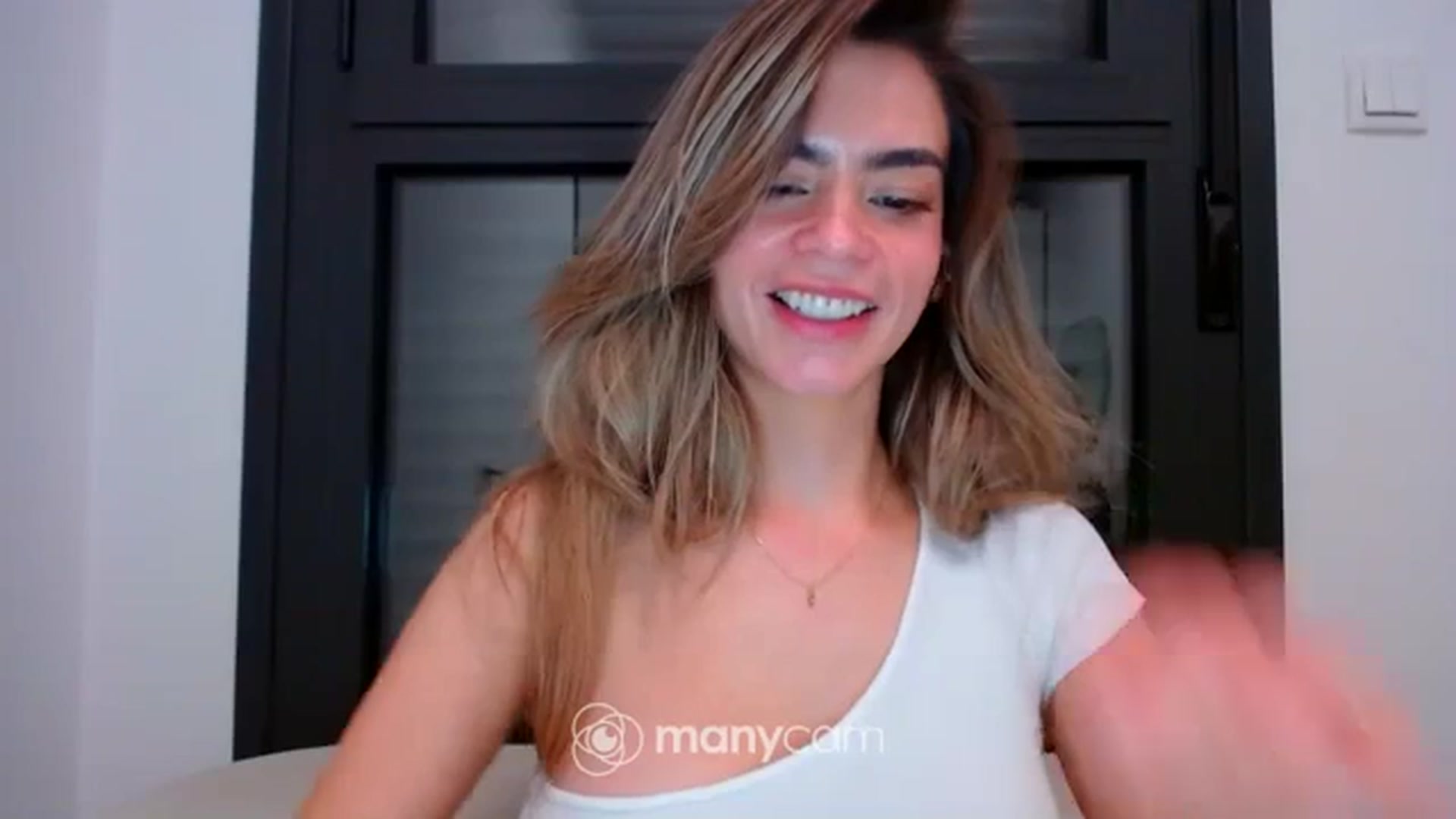 Gallery image thumbnail from fresagirl's myfreecams stream on, 01/29/2024, 23:36 image 3 of 20