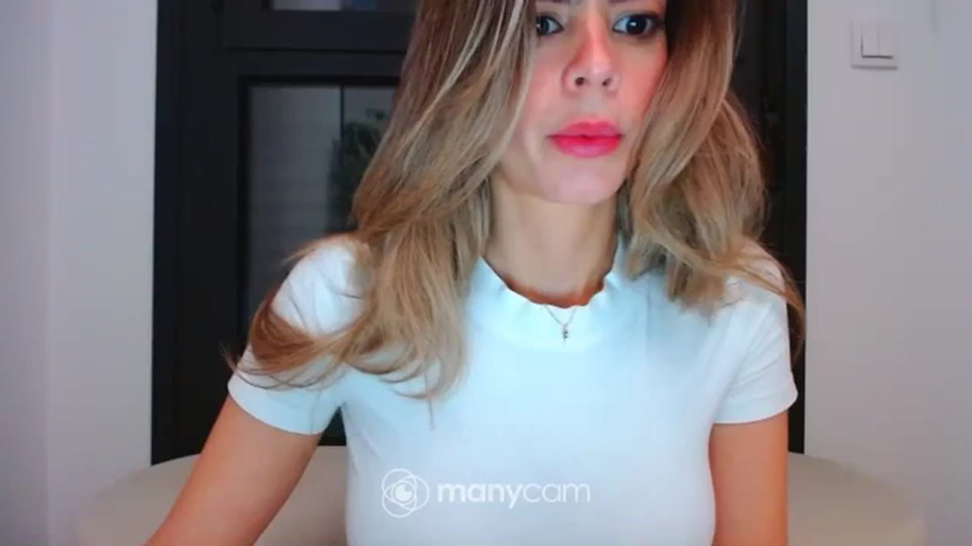 Gallery image thumbnail from fresagirl's myfreecams stream on, 01/30/2024, 23:01 image 1 of 20