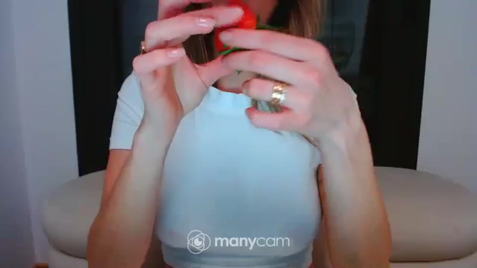 Gallery image thumbnail from fresagirl's myfreecams stream on, 01/30/2024, 23:59 image 6 of 20