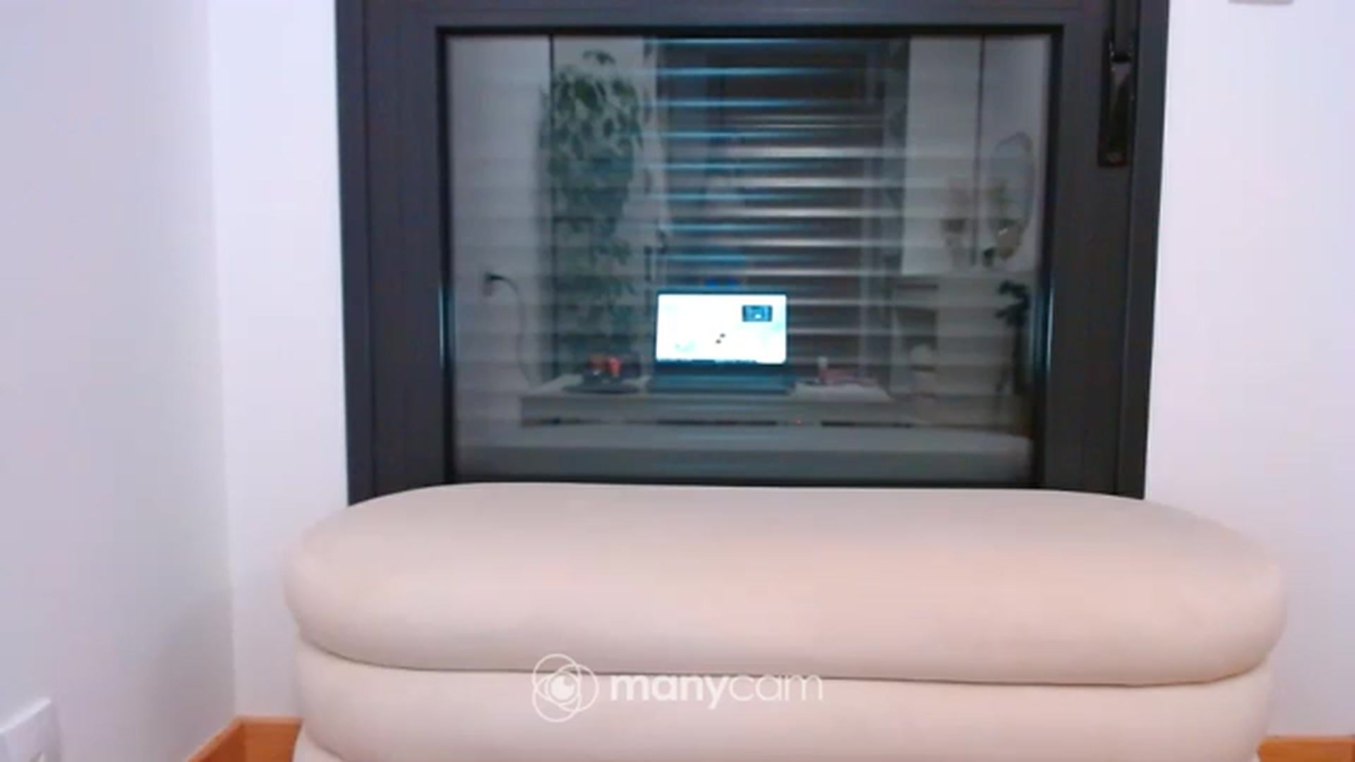 Gallery image thumbnail from fresagirl's myfreecams stream on, 01/30/2024, 23:59 image 4 of 20
