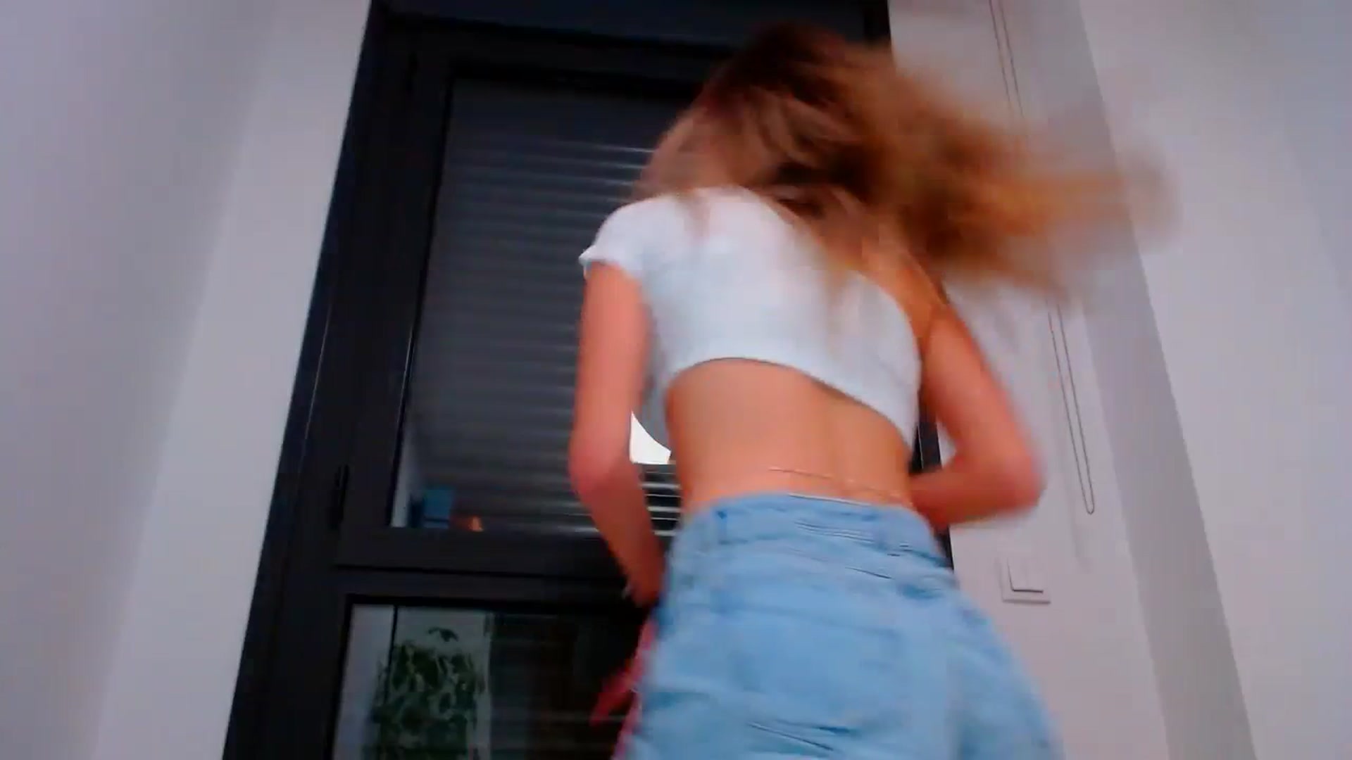 Gallery image thumbnail from fresagirl's myfreecams stream on, 02/07/2024, 23:33 image 12 of 20