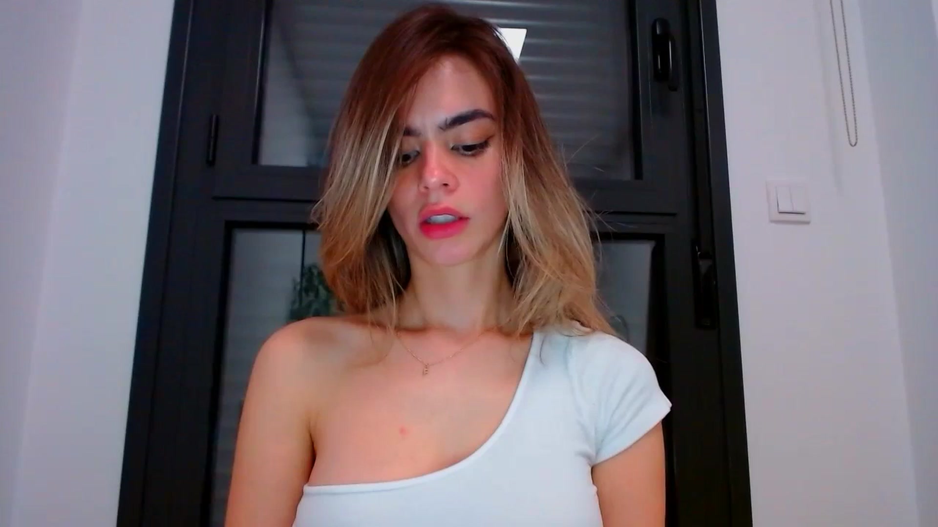 Gallery image thumbnail from fresagirl's myfreecams stream on, 02/07/2024, 23:33 image 16 of 20